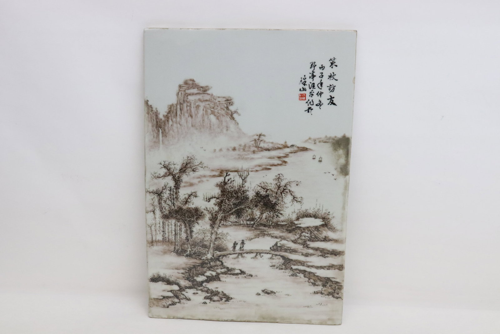 Fine Chinese famille rose porcelain plaque: Fine Chinese famille rose porcelain plaque, 14.3"x9.7"x0.33"