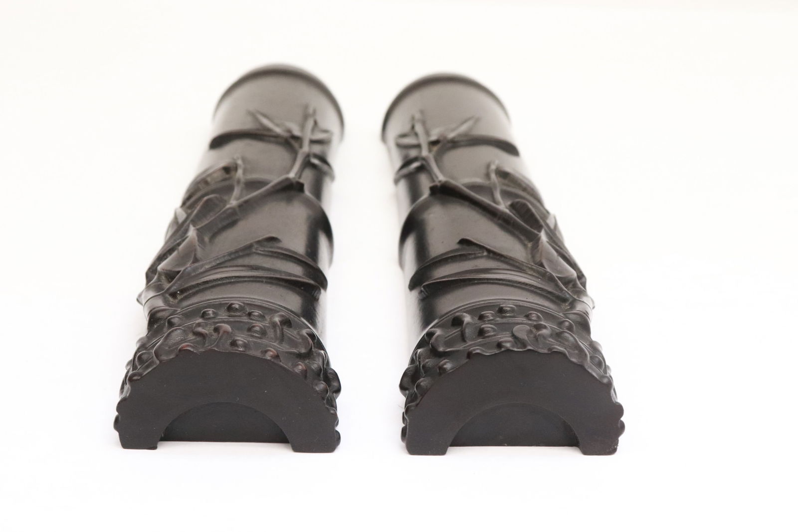 Pair large scroll weights - 2