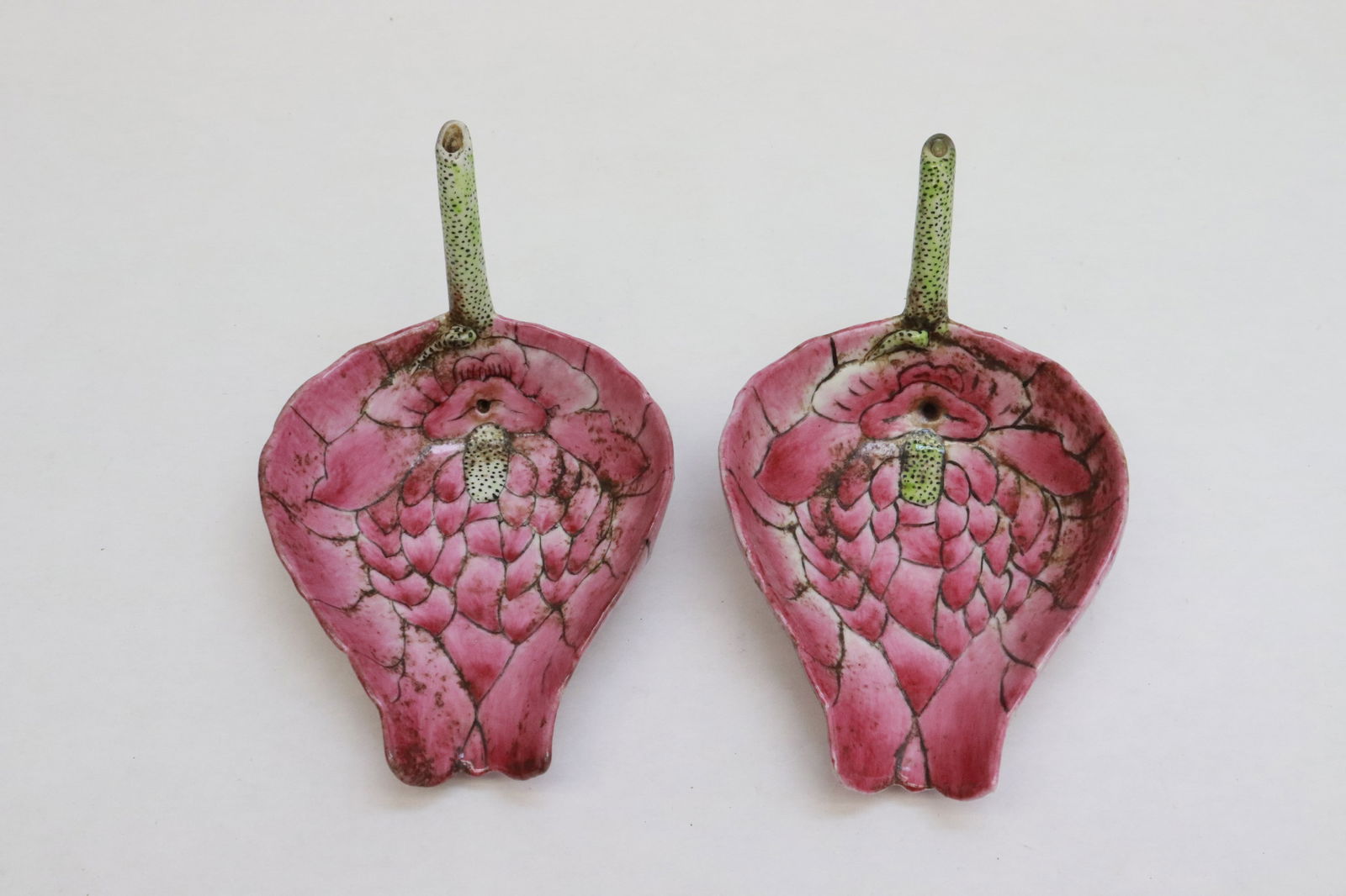 Pair doucai porcelain water servers: Pair doucai porcelain water servers, 3.2"x6.4"x4.3" ea