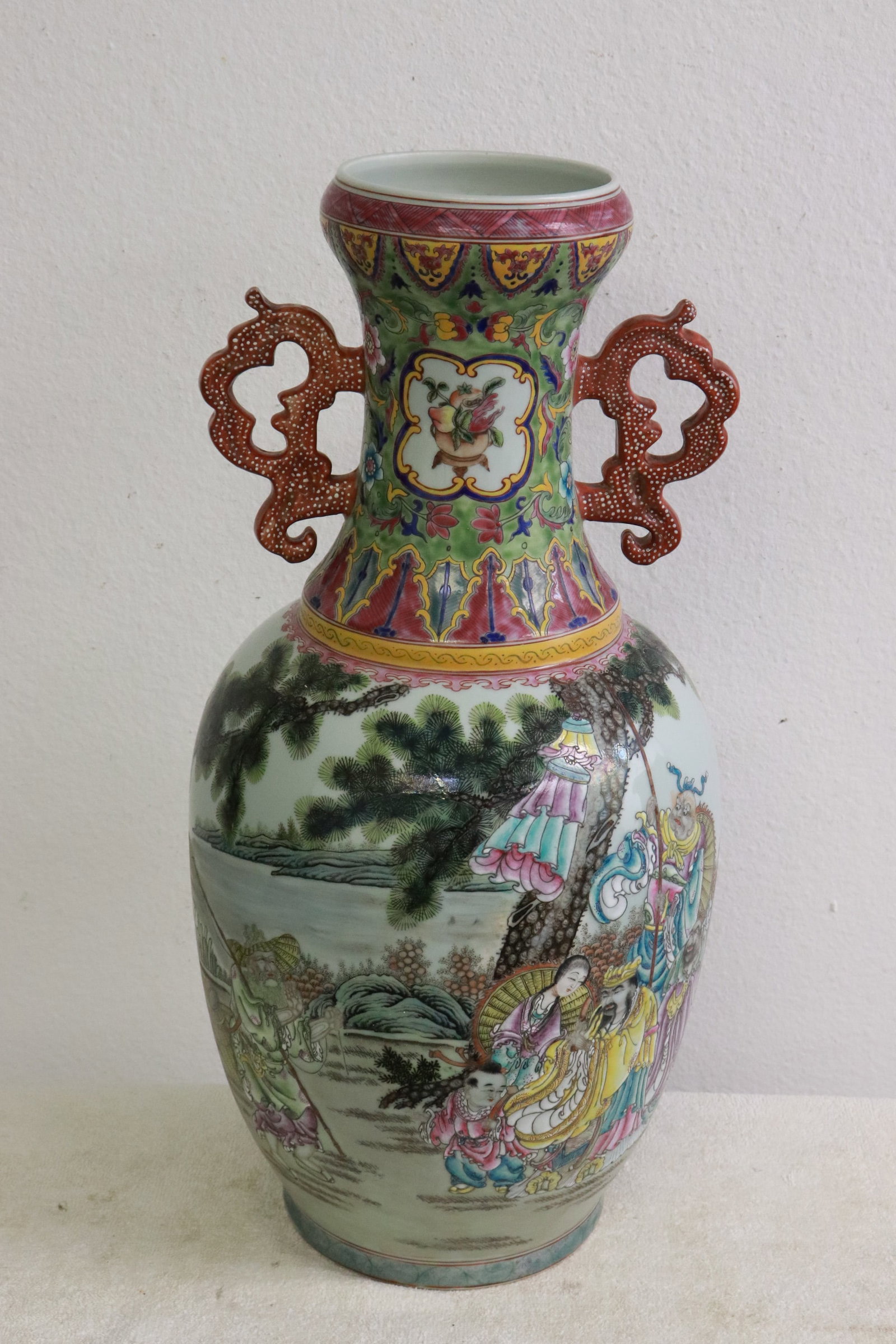 Chinese large famille rose porcelain vase (1 of 10)