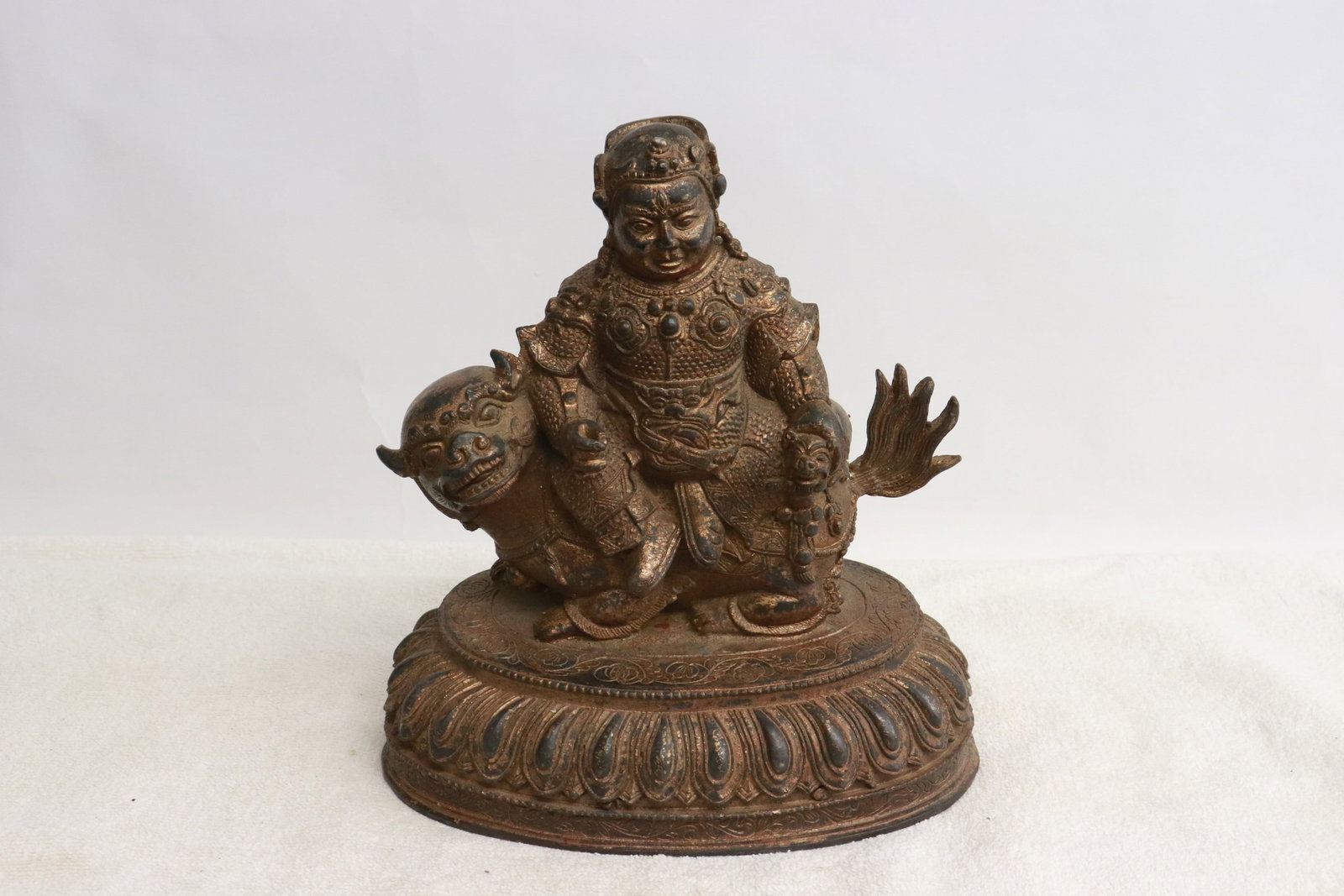 Chinese bronze sculpture of deity: Chinese bronze sculpture of deity, 8.3"H