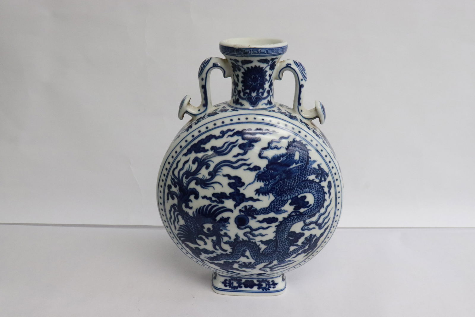 Chinese blue and white porcelain moon flask (1 of 8)