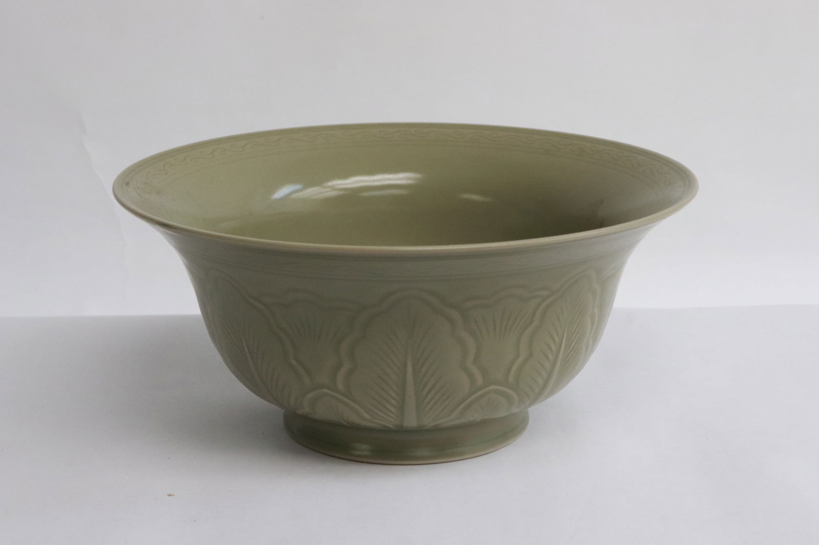 A celadon bowl embossed with bird motif decoration (1 of 5)