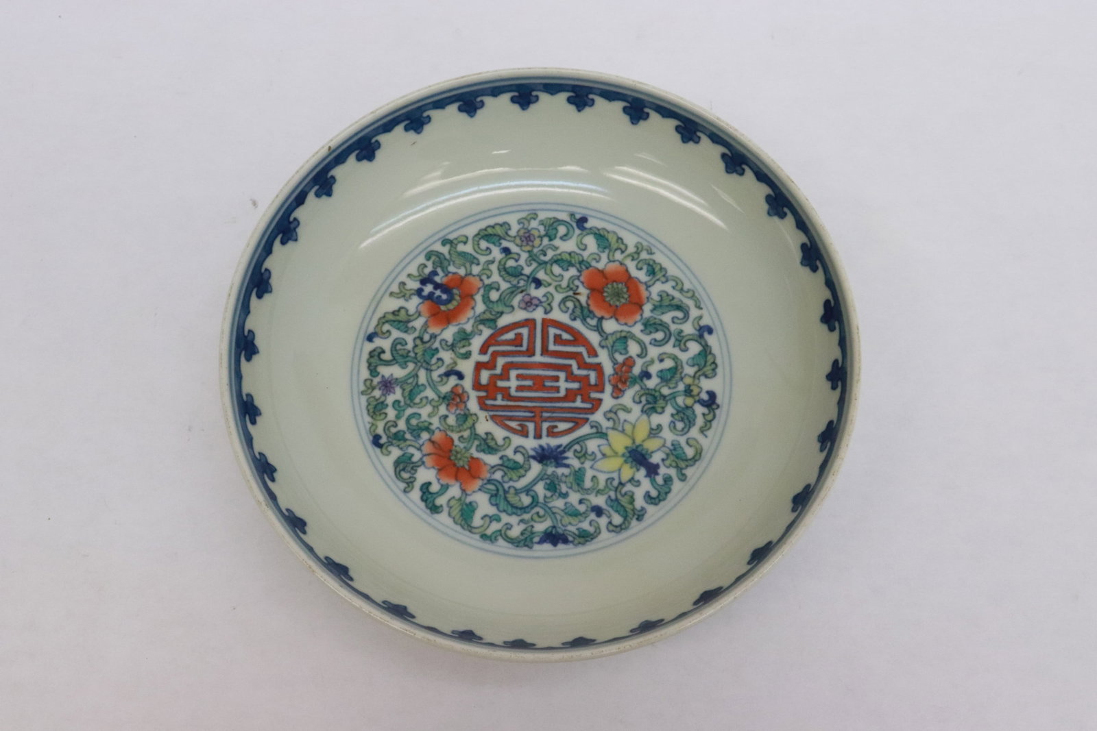 Beautiful Chinese doucai porcelain plate (1 of 6)