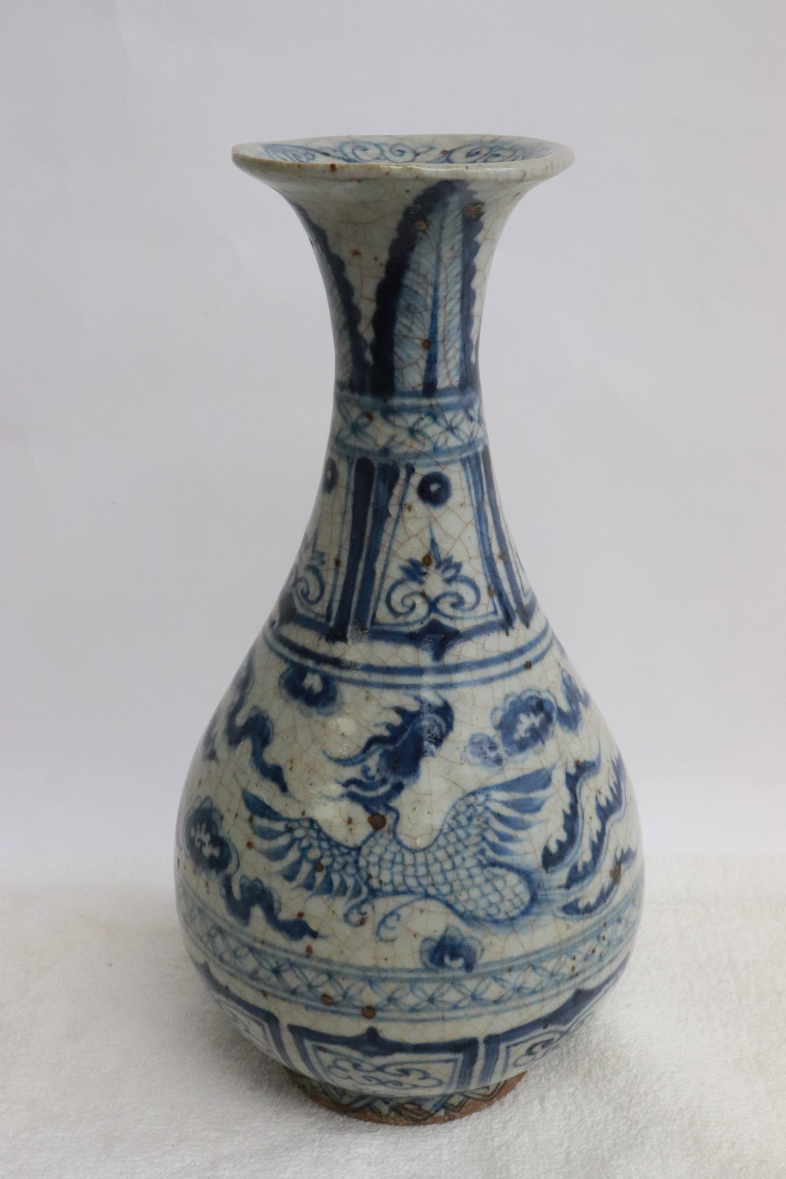 Chinese blue and white porcelain vase (1 of 10)