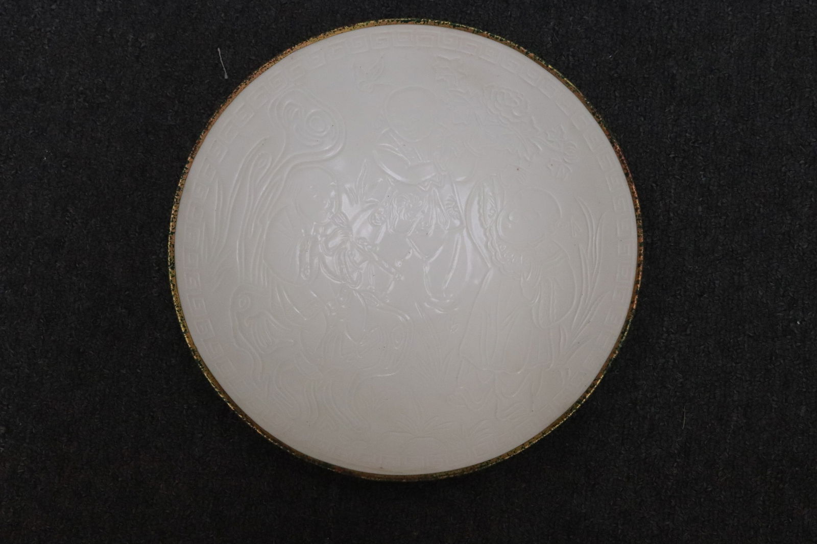 Large white Song style bowl: Large white Song style bowl, 2.4"x8.95"dia