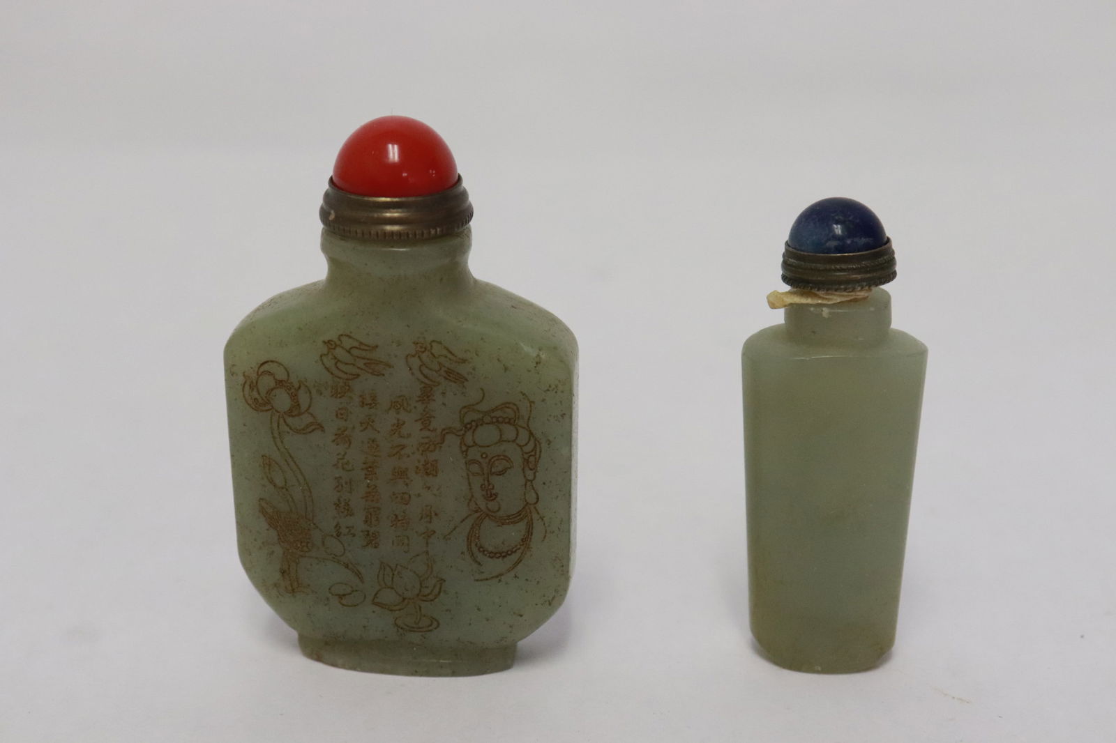 2 jade like snuff bottles (1 of 8)
