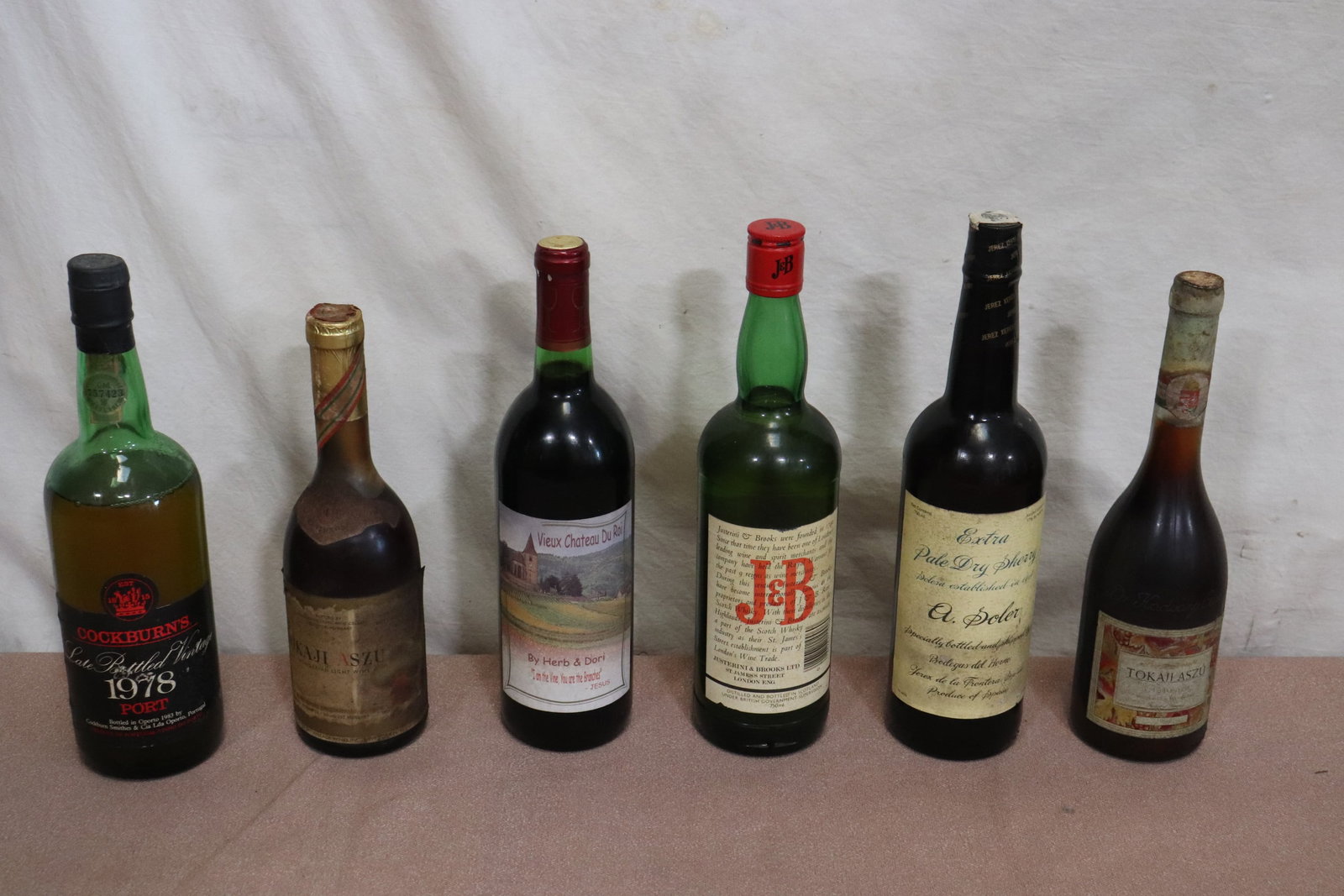 6 vintage wine bottles (1 of 9)