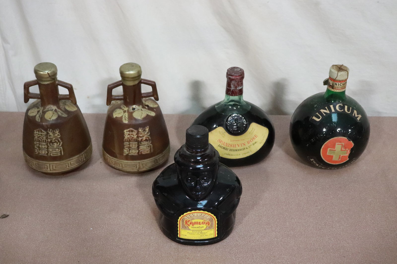 5 vintage wine bottles (1 of 8)