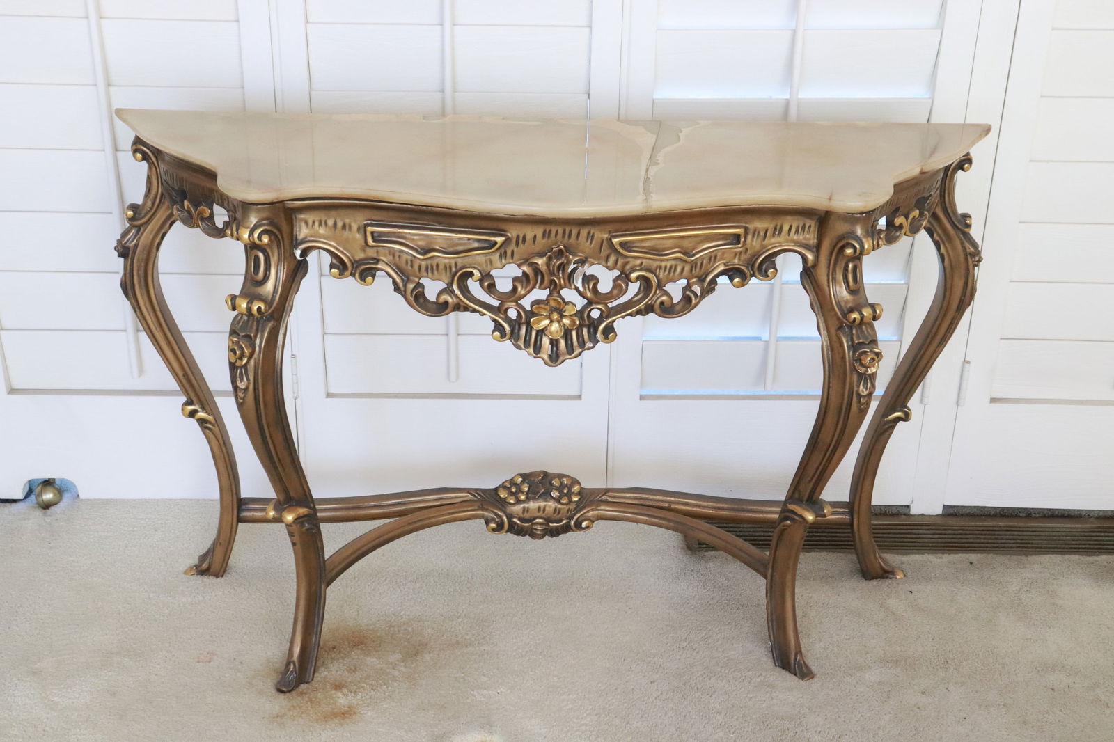 Gilt wood onyx top console table, onyx crack (1 of 7)