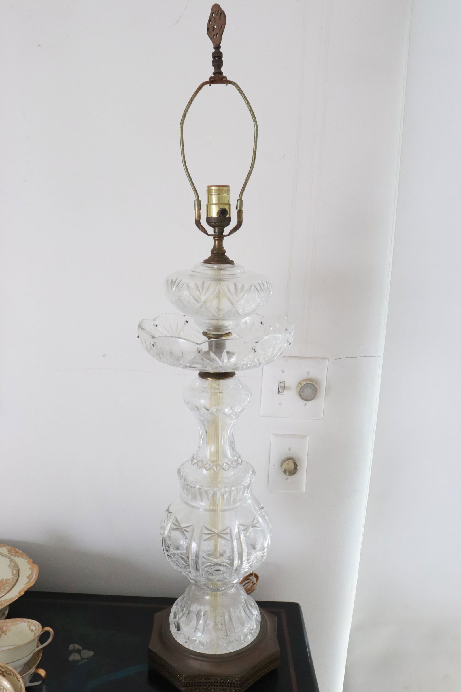 Vintage crystal table lamp (1 of 6)