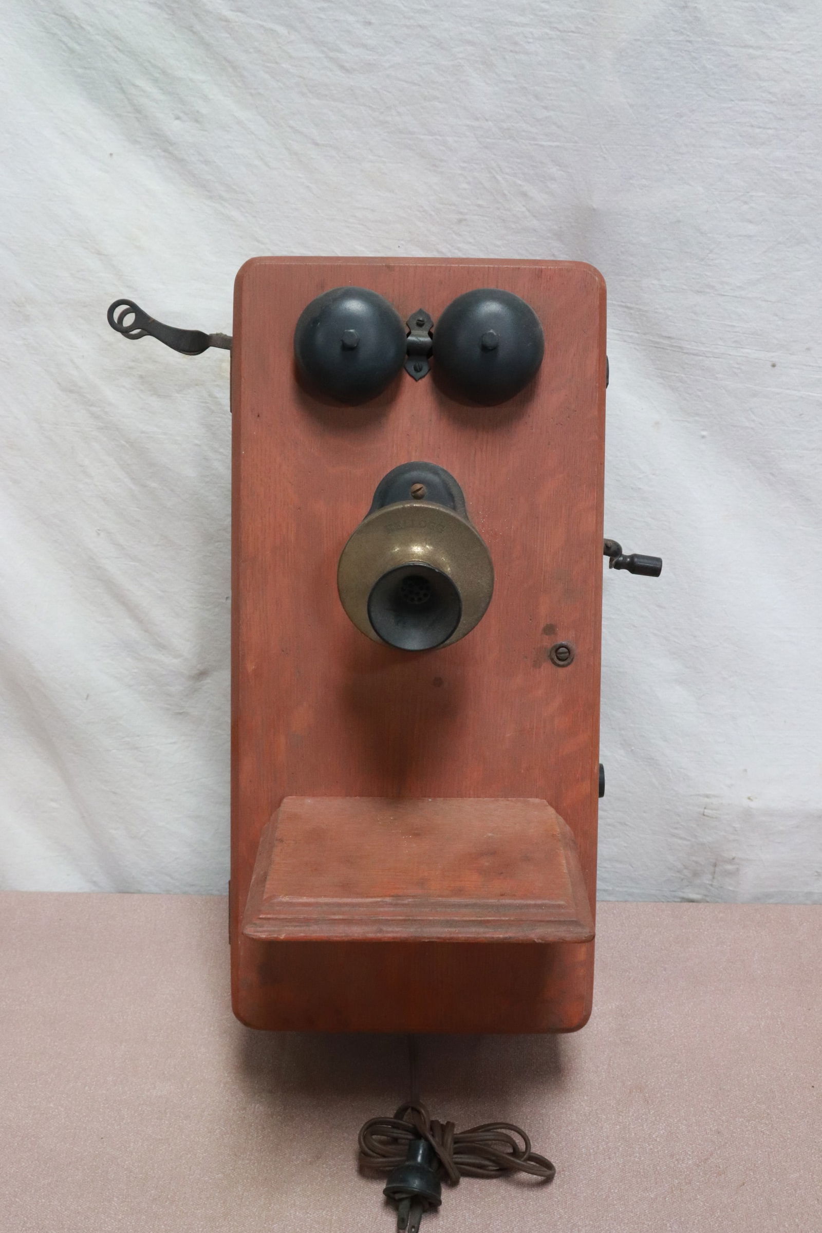 A vintage wall telephone (1 of 5)
