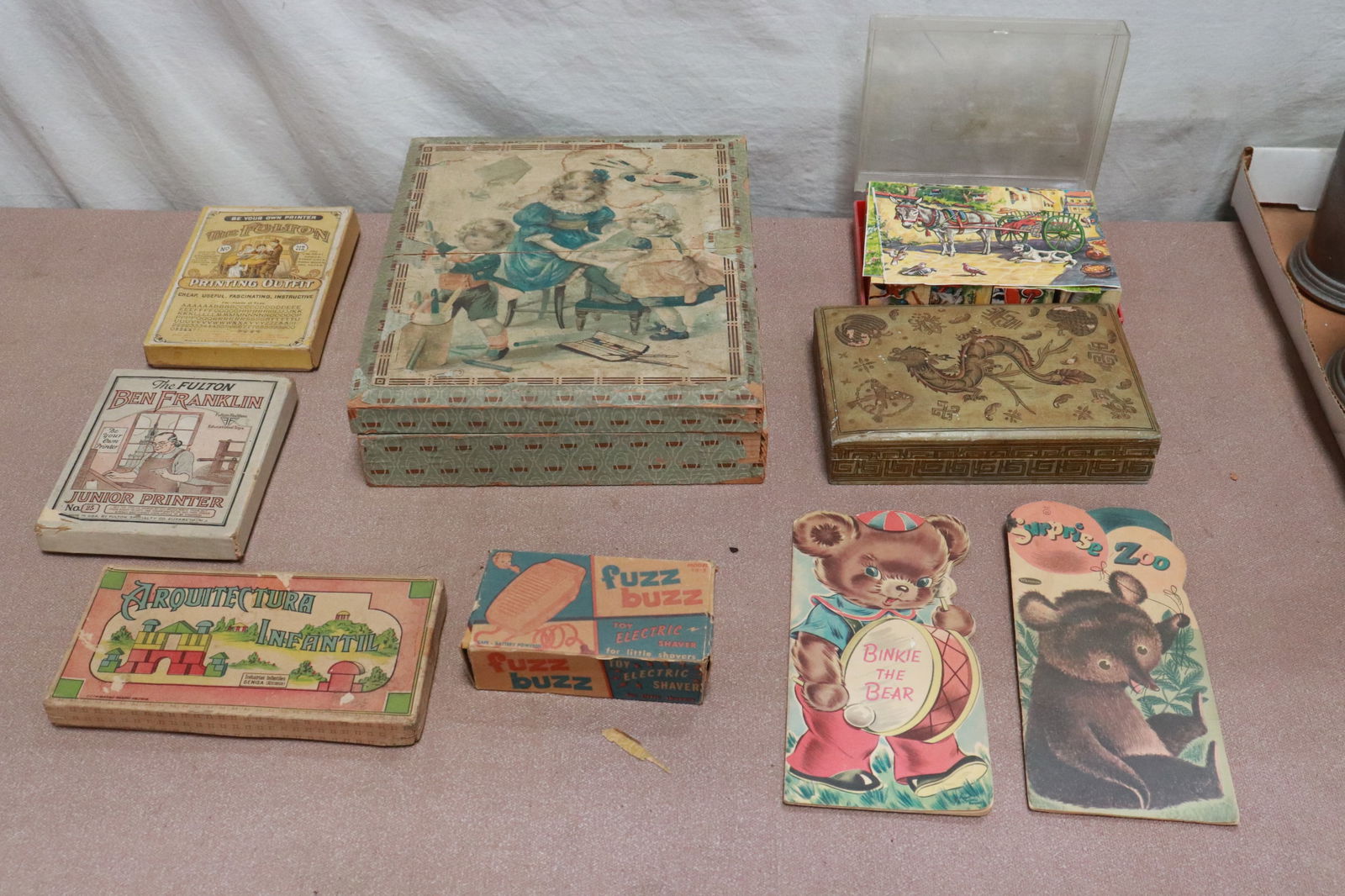 Lot of vintage toys, vintage children arts & crafts articles (1 of 8)