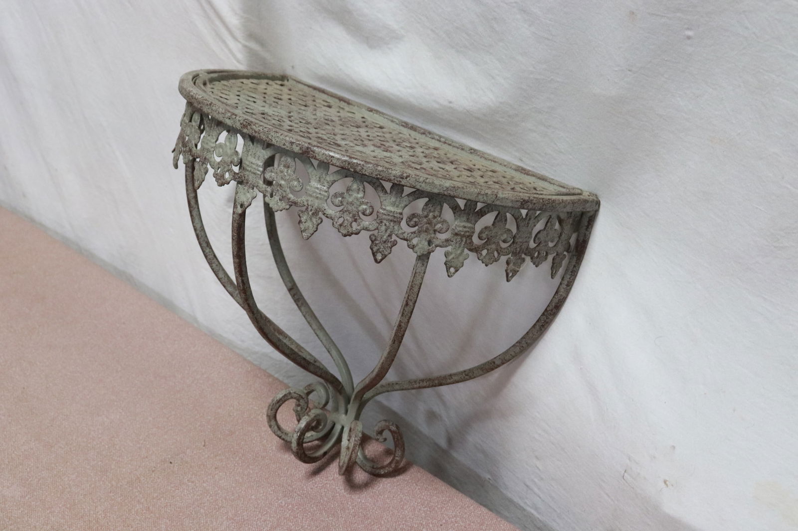 Cast iron wall shelf - 3