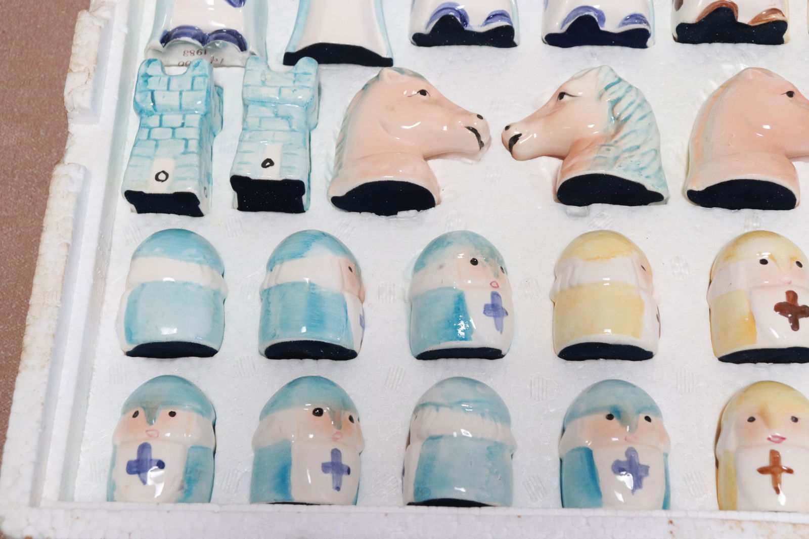 Interesting porcelain chess set - 4