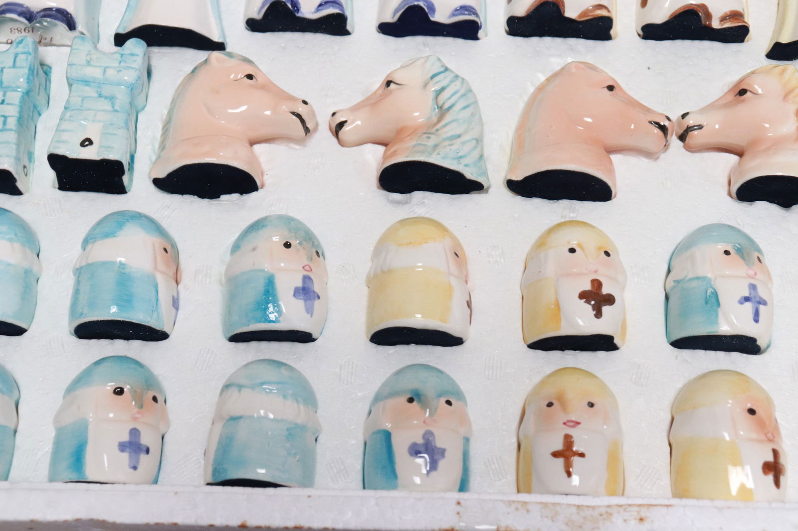 Interesting porcelain chess set - 6