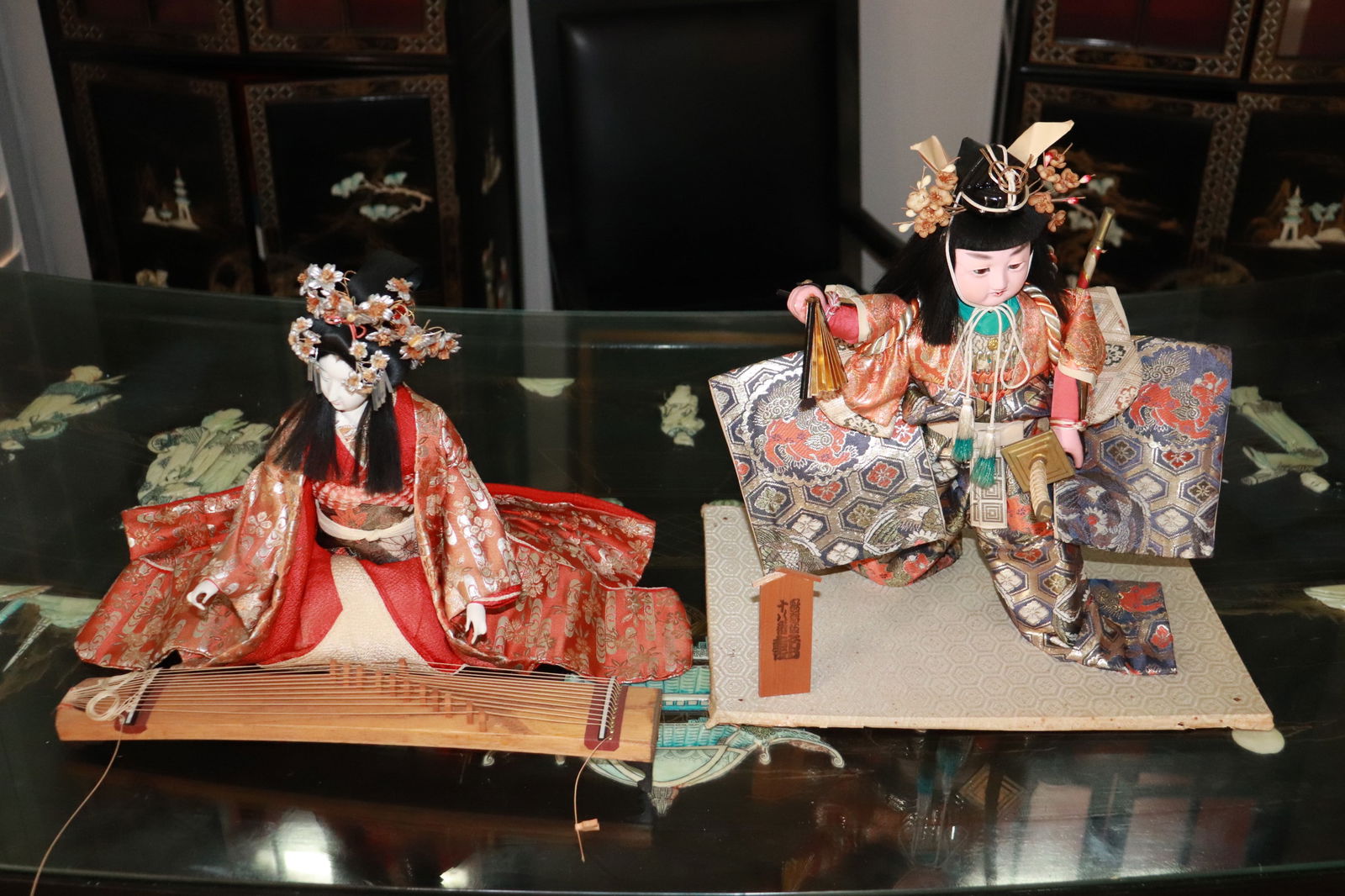 2 Japanese dolls (1 of 10)