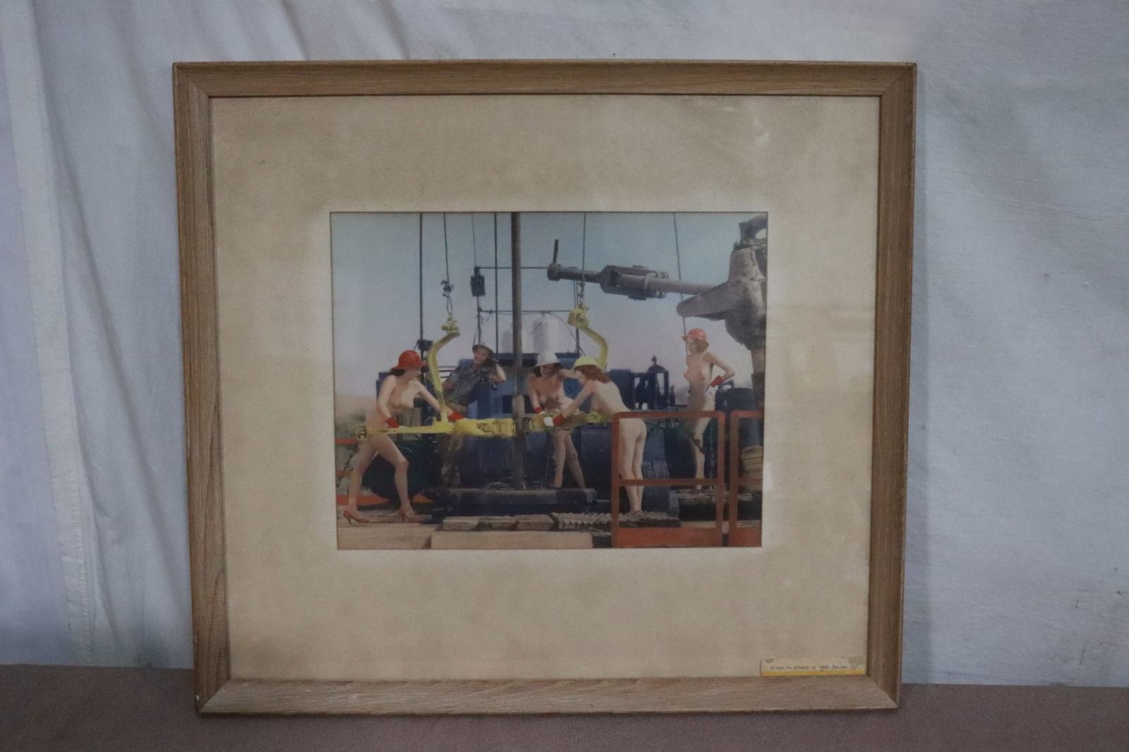 An interesting wall hanging photo: An interesting wall hanging photo, 10.65"x13.5" (F:20.5"x22.65"x0.85")