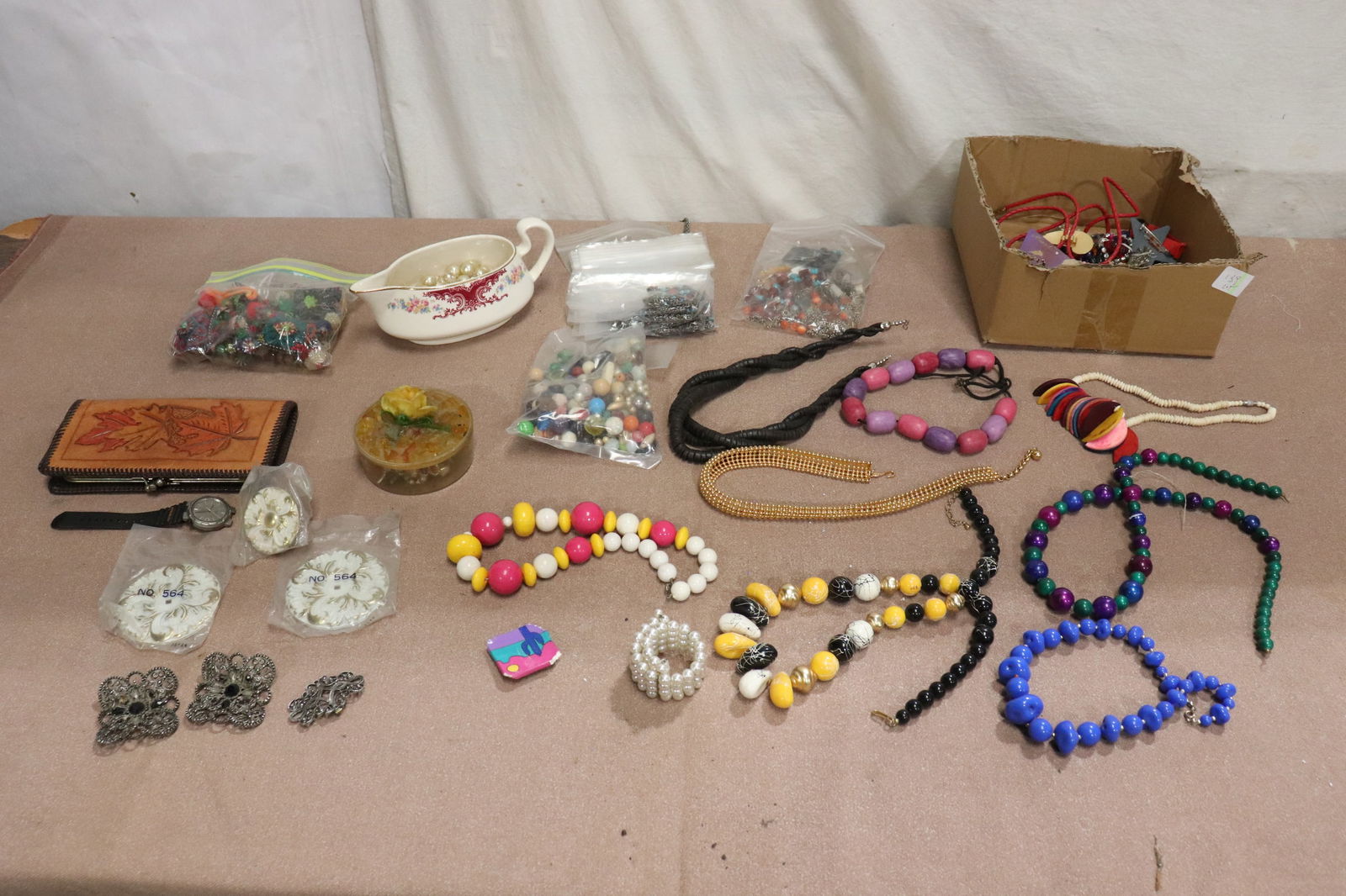 Lot of misc. jewelry (1 of 8)