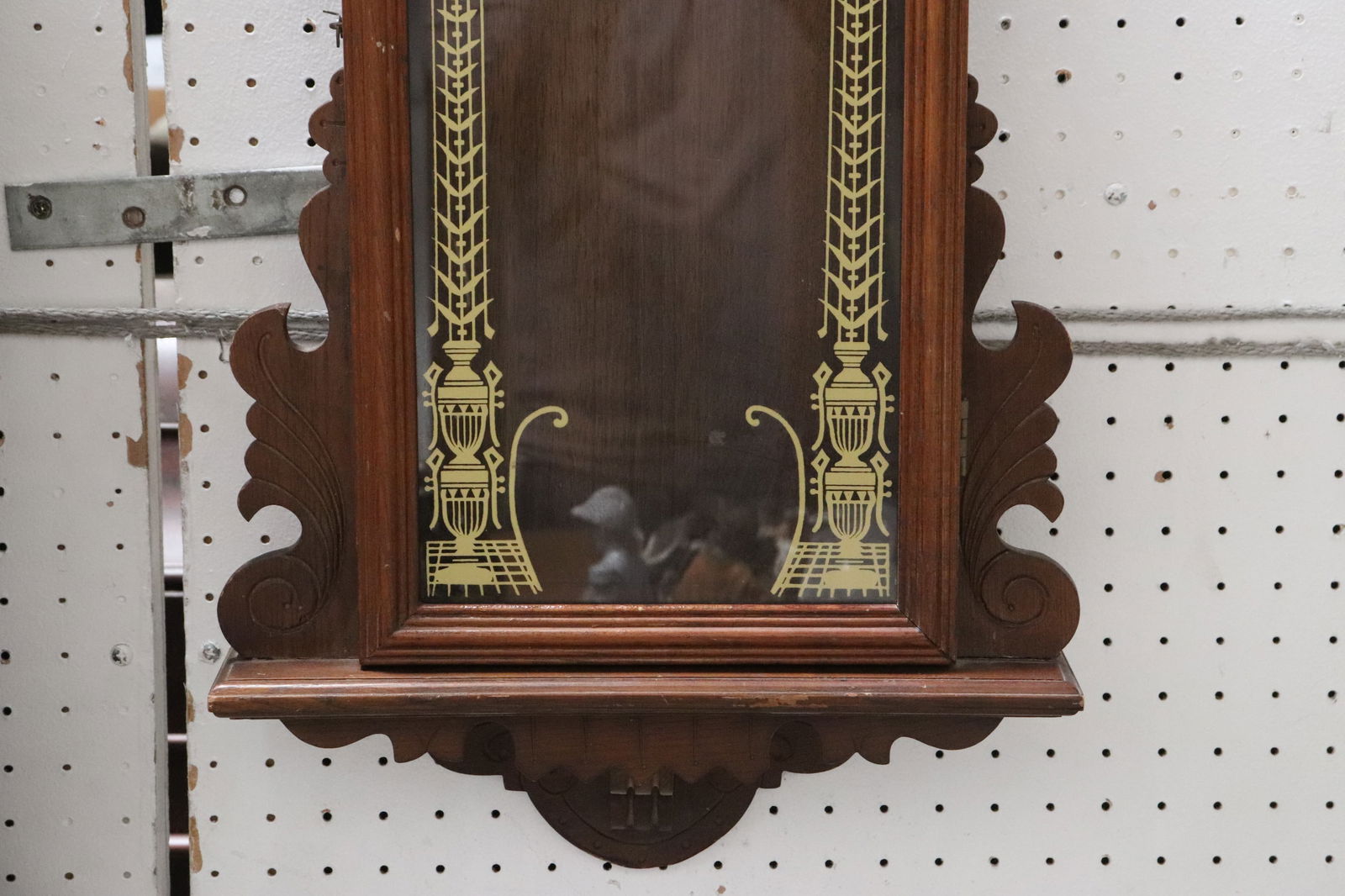 A wall hanging keywind clock - 3