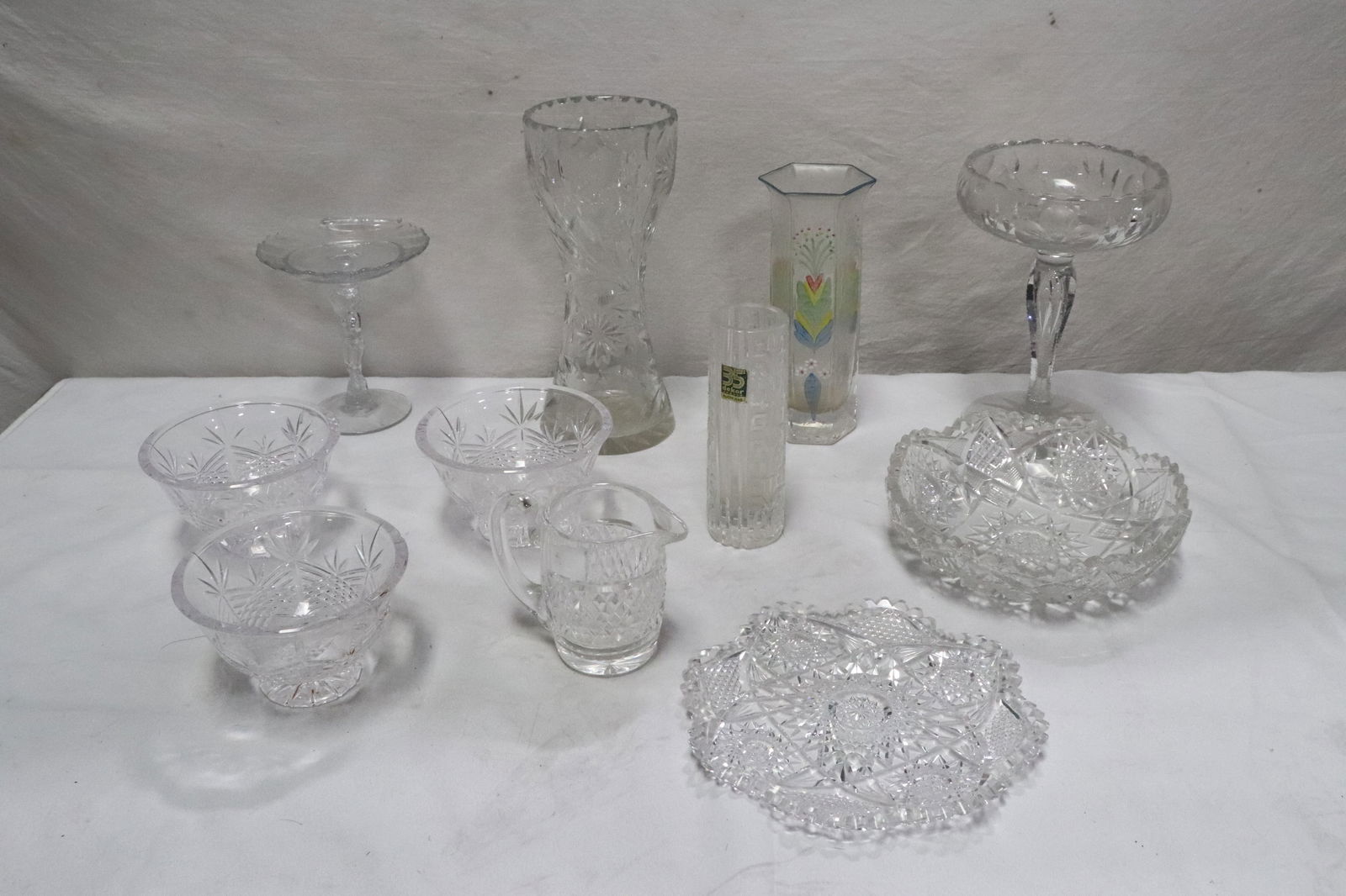 Lot of cut crystals and art glasses (1 of 11)