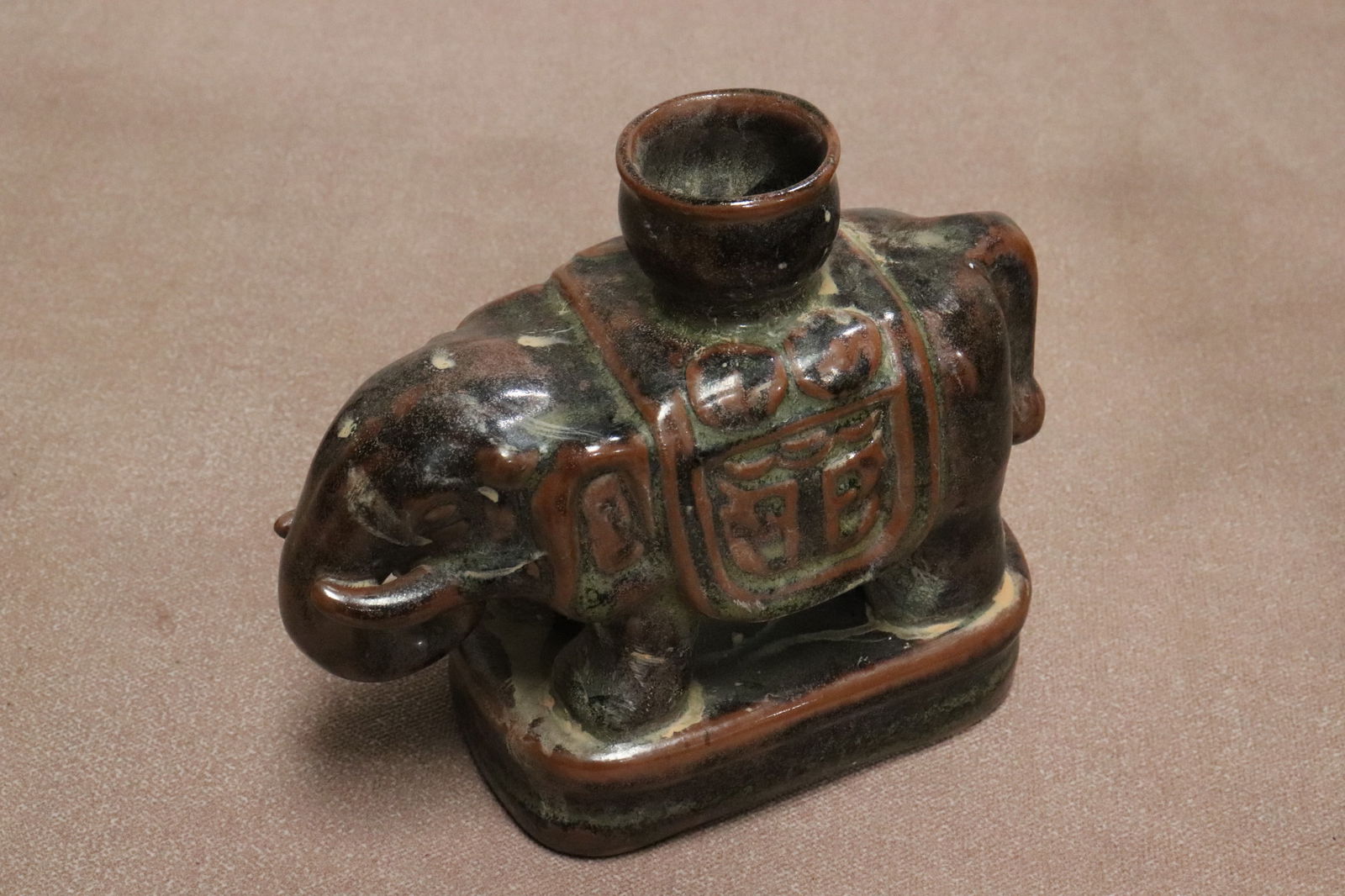 3 brown glazed earthenware articles - 3