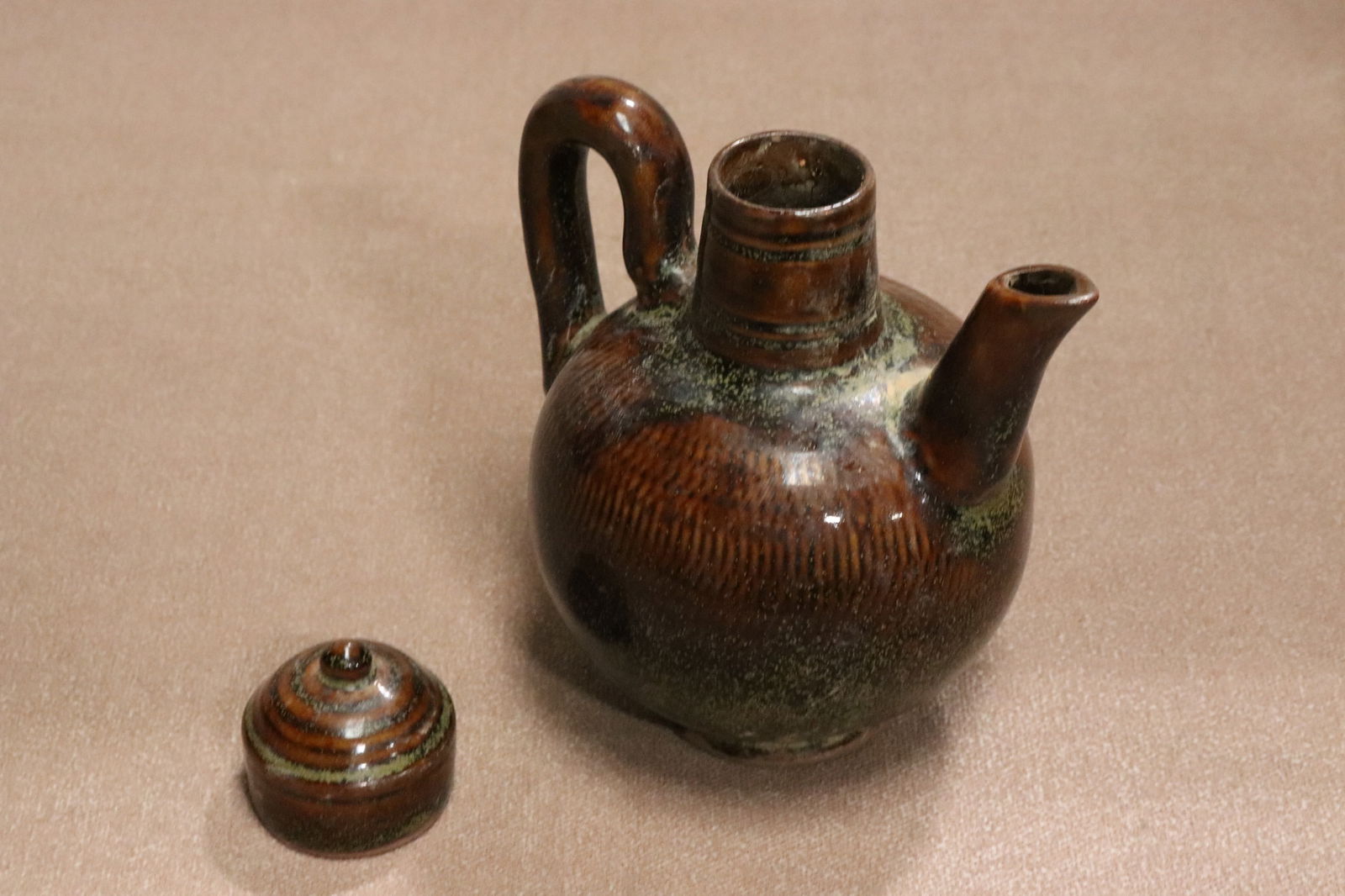3 brown glazed earthenware articles - 9