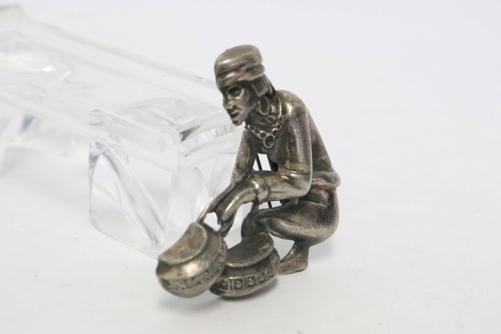 Unusual silver brooch - 3