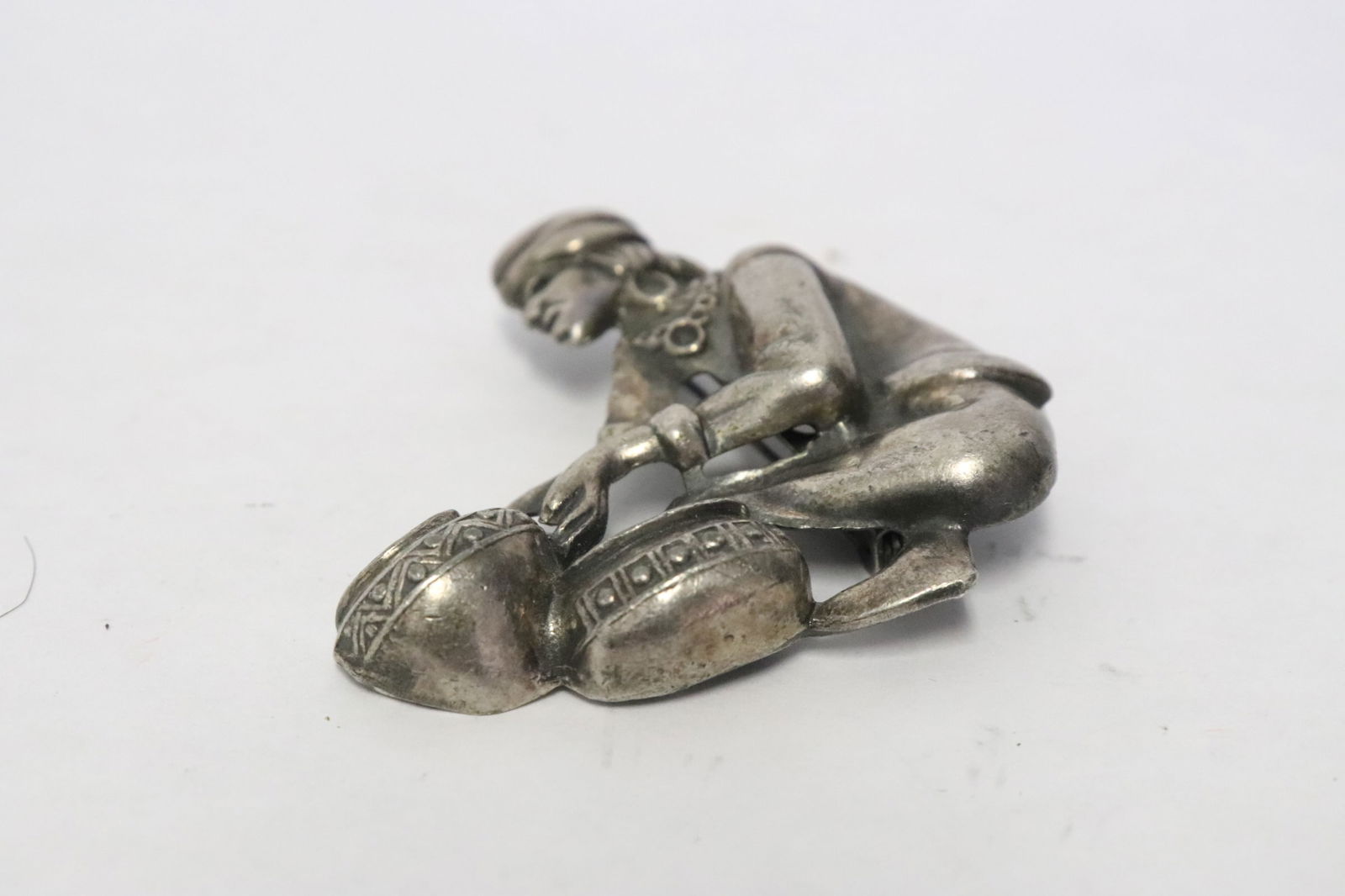 Unusual silver brooch - 6