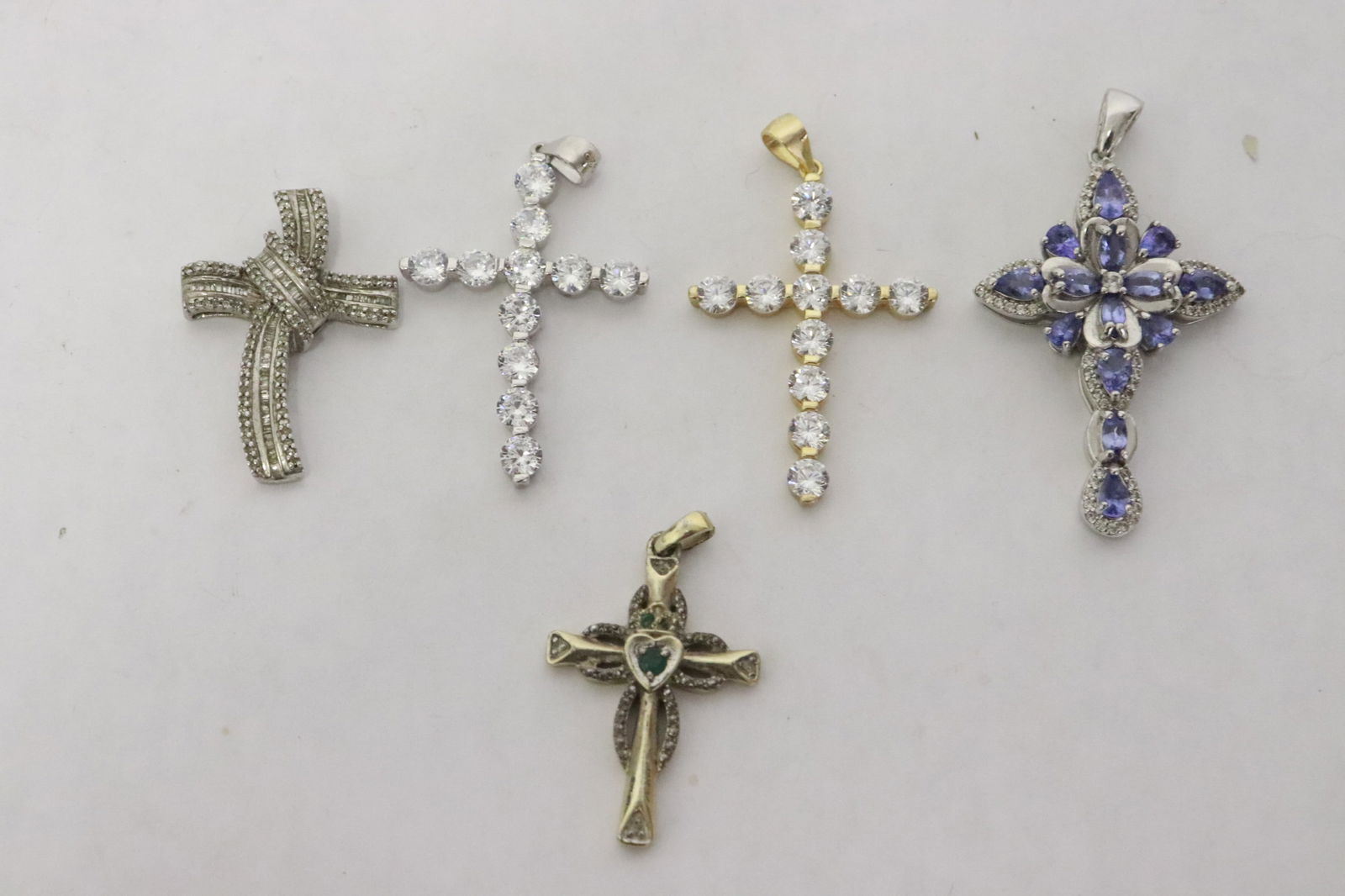 5 sterling cross with stones: 5 sterling cross with stones, wt. 17.5gm
