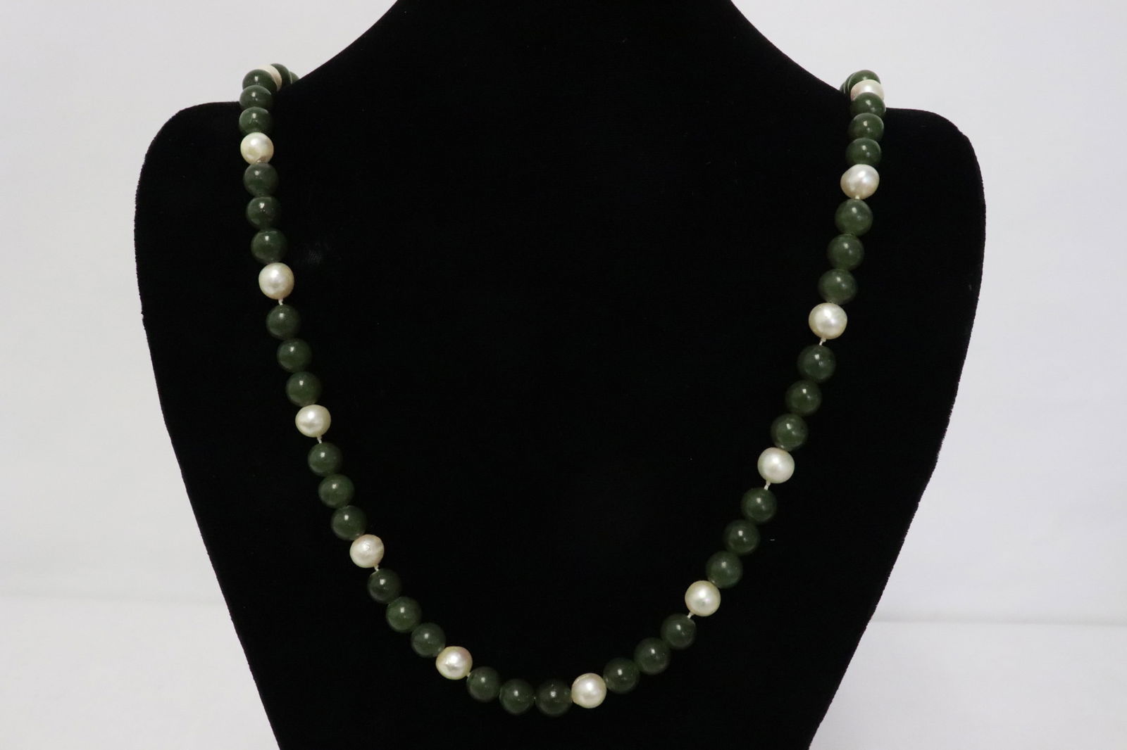 Fine jadeite and cultured pearl necklace (1 of 6)