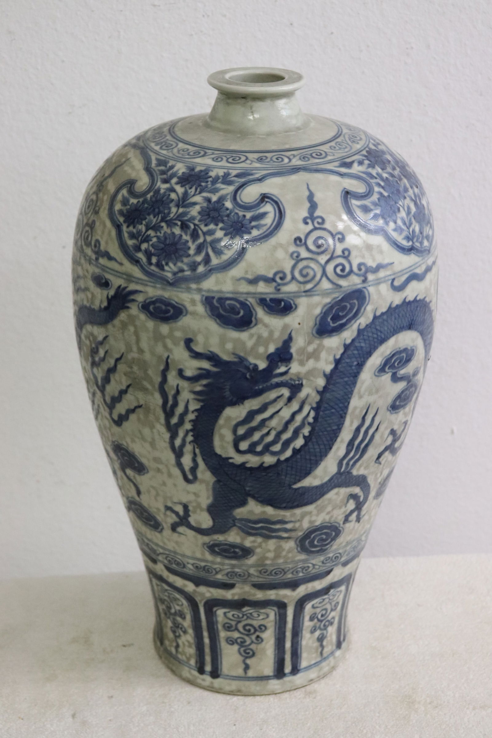 Chinese early 20th c. blue and white porcelain vase (1 of 8)