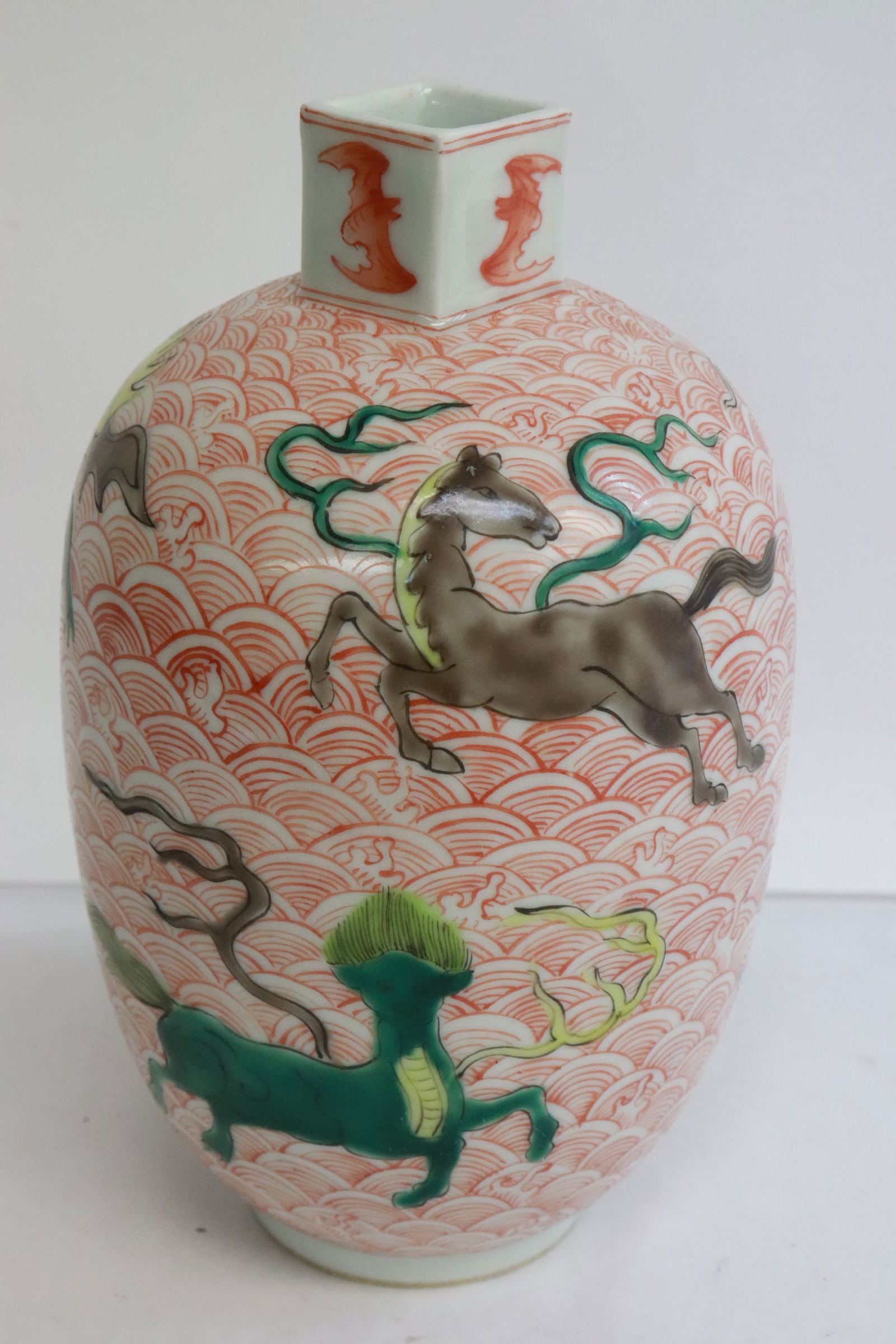 Famille rose porcelain vase (1 of 7)