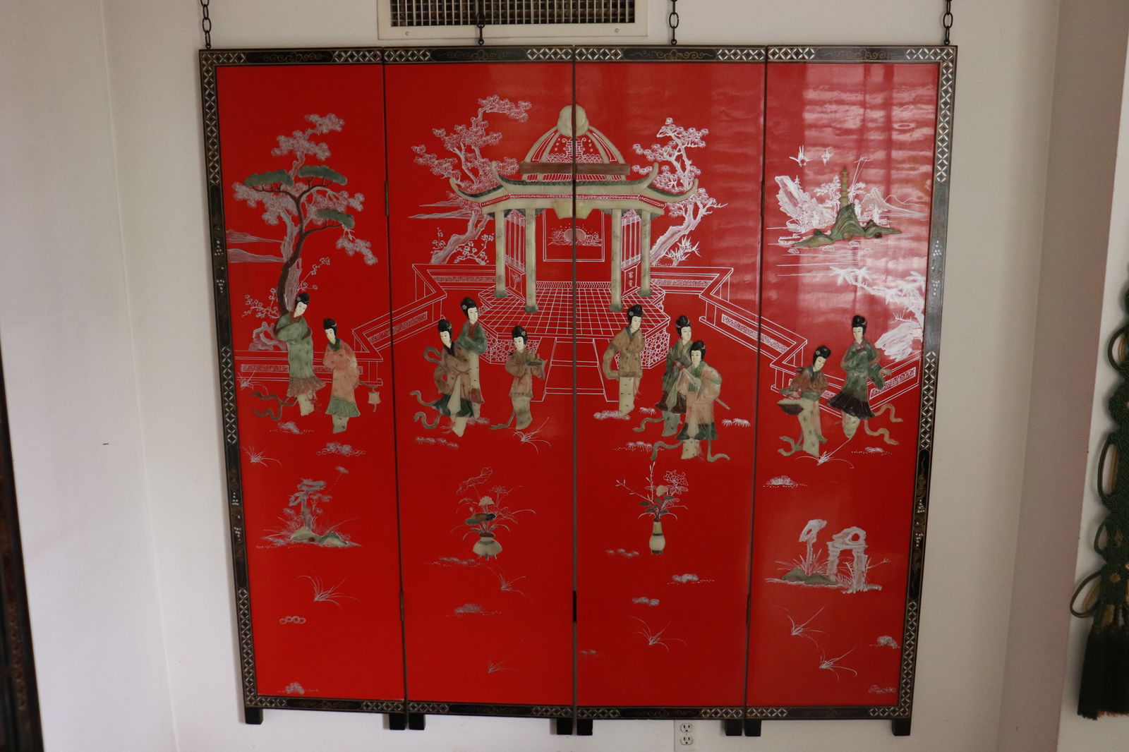 4-panel lacquer room divider with stone overlay (1 of 8)