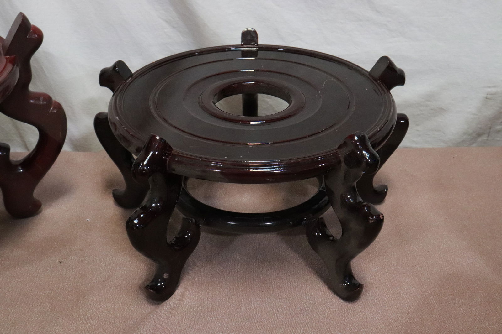 2 Chinese large stands - 2