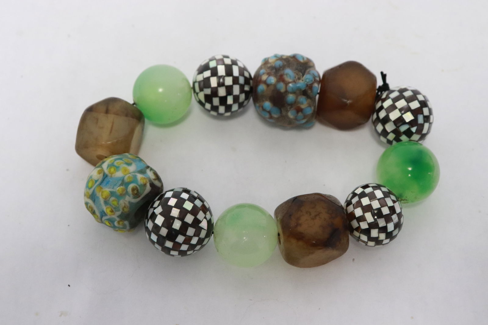 A bead bracelet - 6