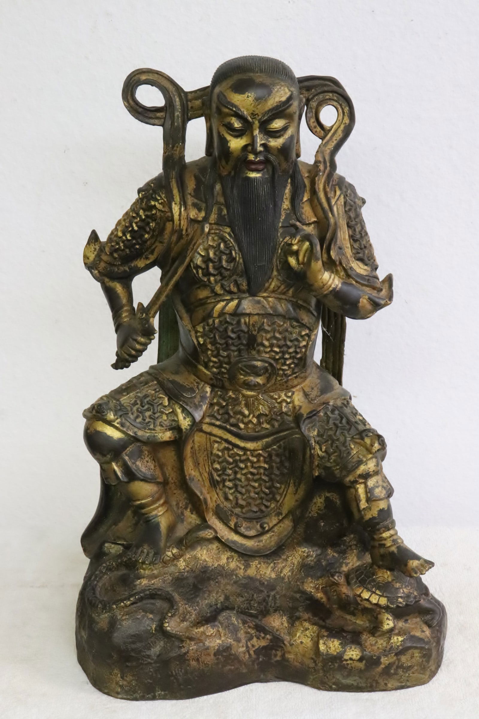 Fine Chinese large gilt bronze sculpture of deity (1 of 9)