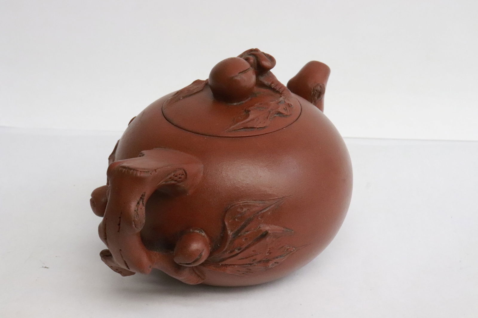 2 Yixing teapots - 4