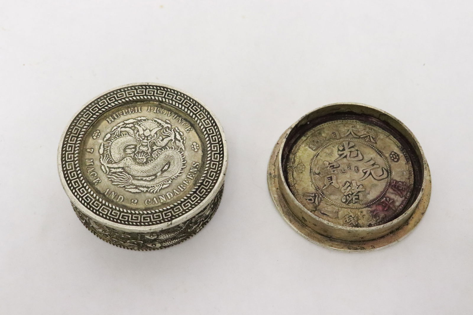 2 round white bronze small boxes - 4