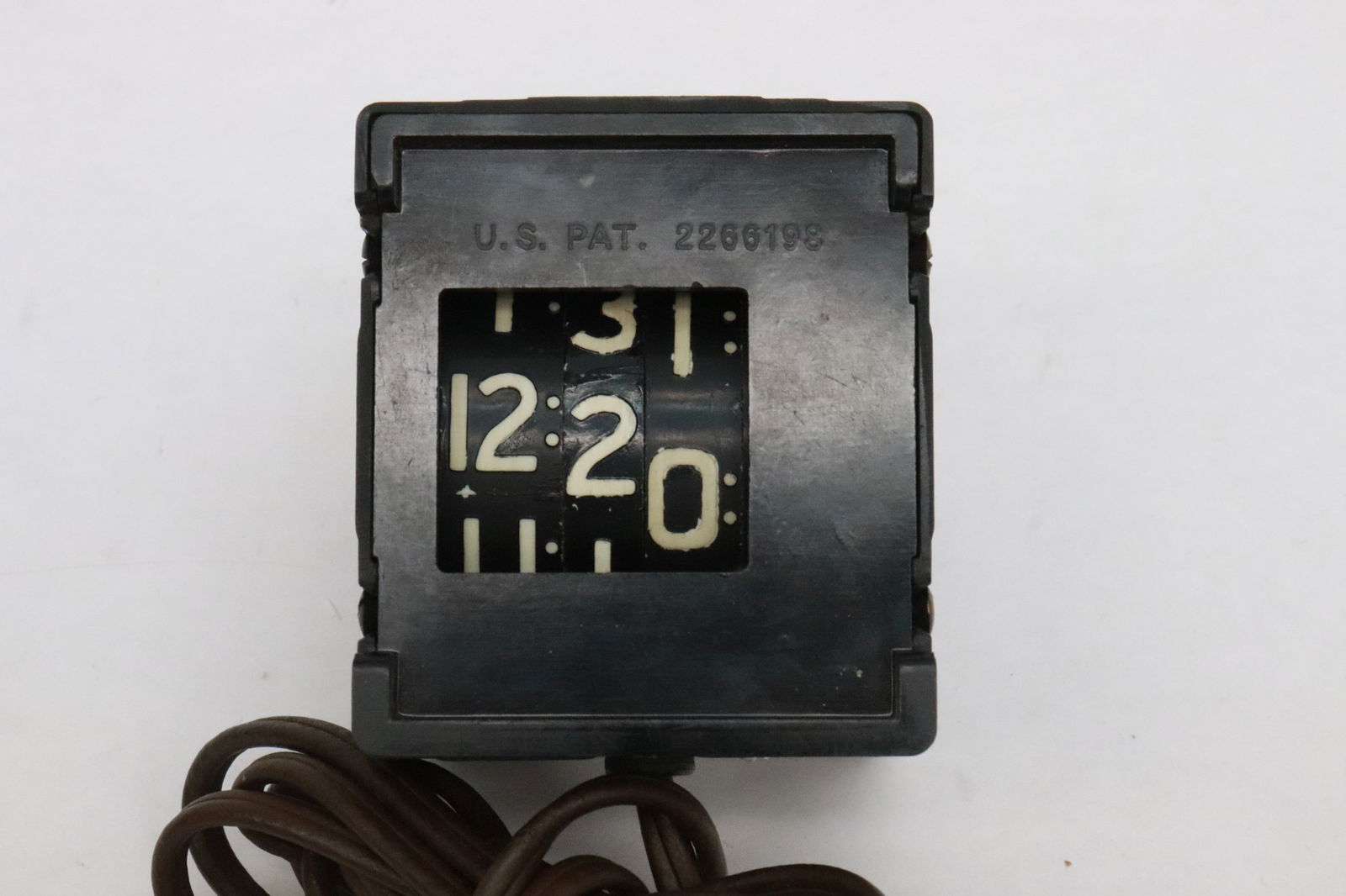 art deco double display table clock with Bakelite case - 6