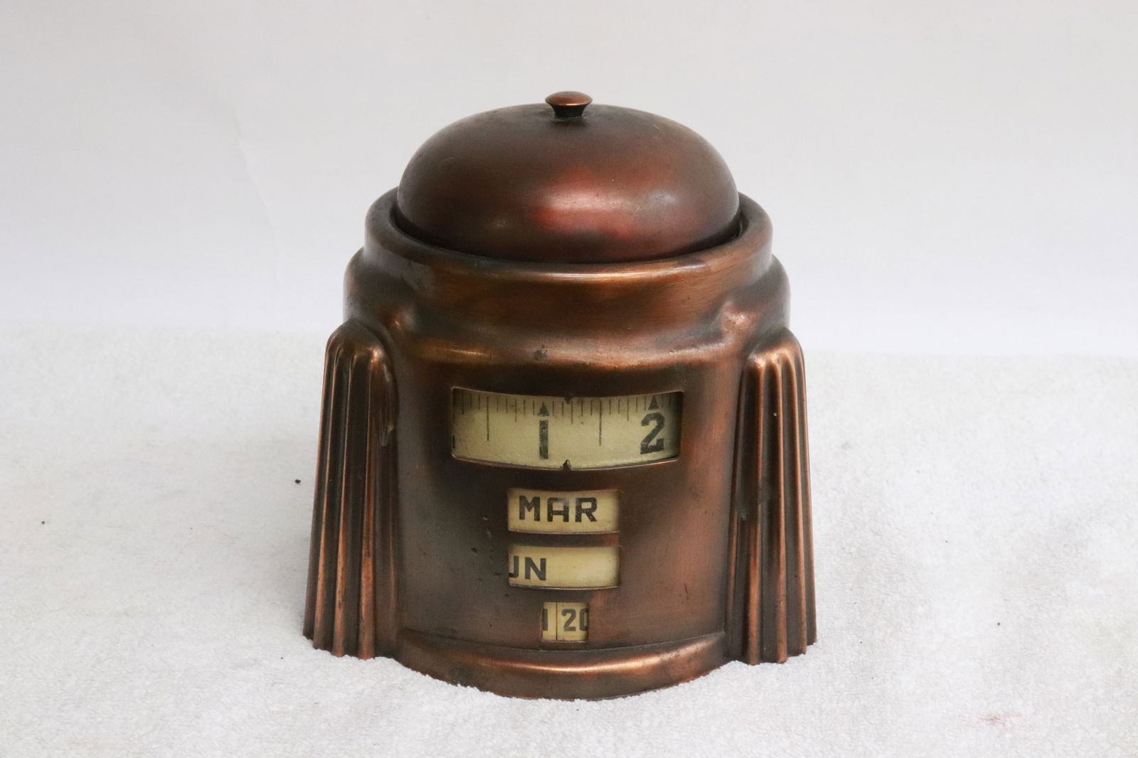 A rare 1930's art deco copper tone Kal Klok: A rare 1930's art deco copper tone Kal Klok, 5.5"x5"dia