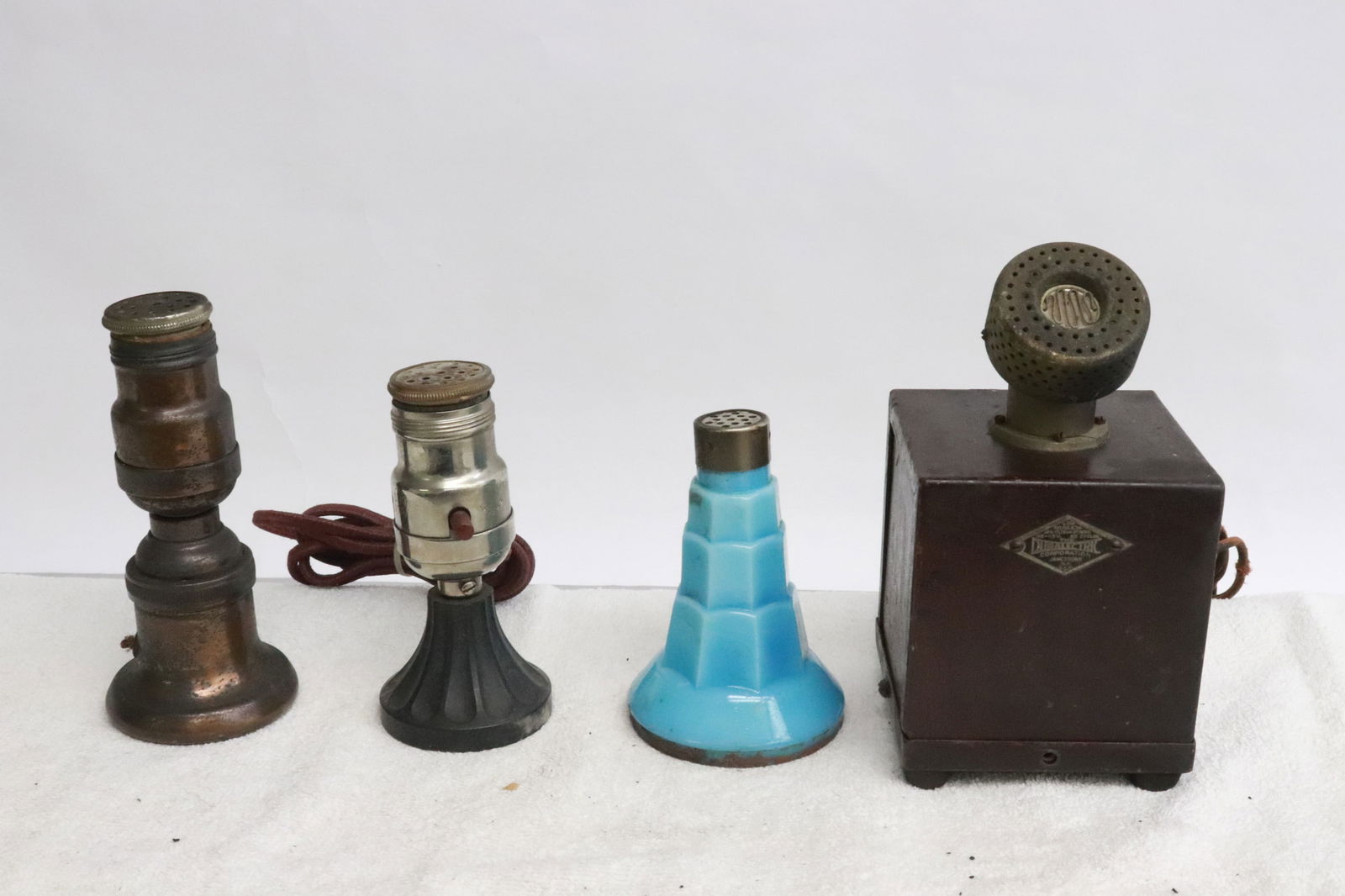 4 art deco electric lighters, need rewiring (1 of 9)