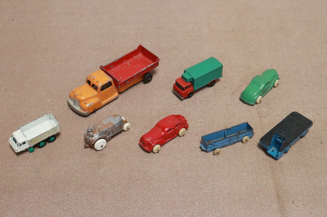 7 vintage toy cars: 7 vintage toy cars (2.6"L - 5.8"L); Toosie, Barclay, old English match box, etc