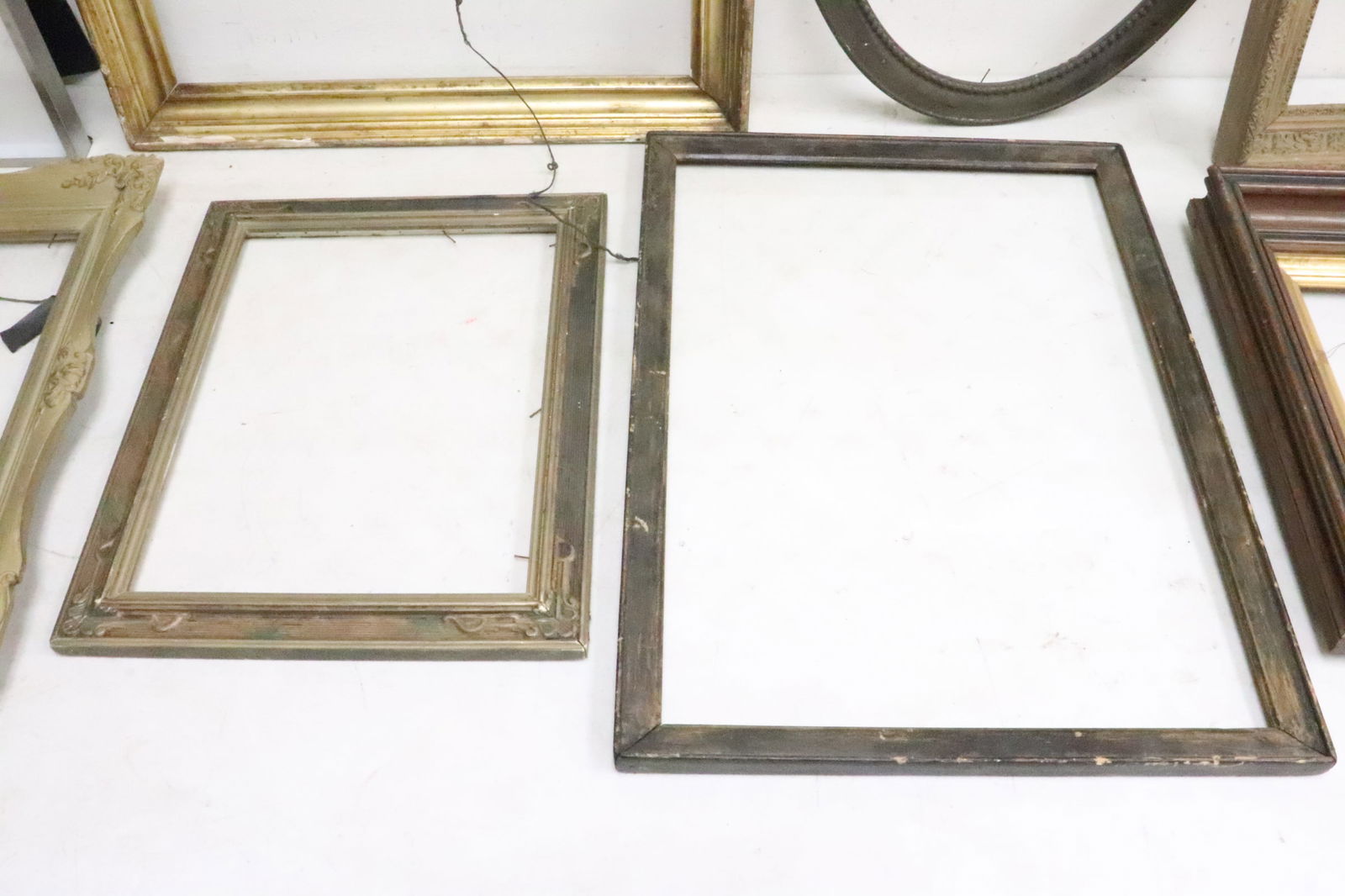 8 painting frames - 6