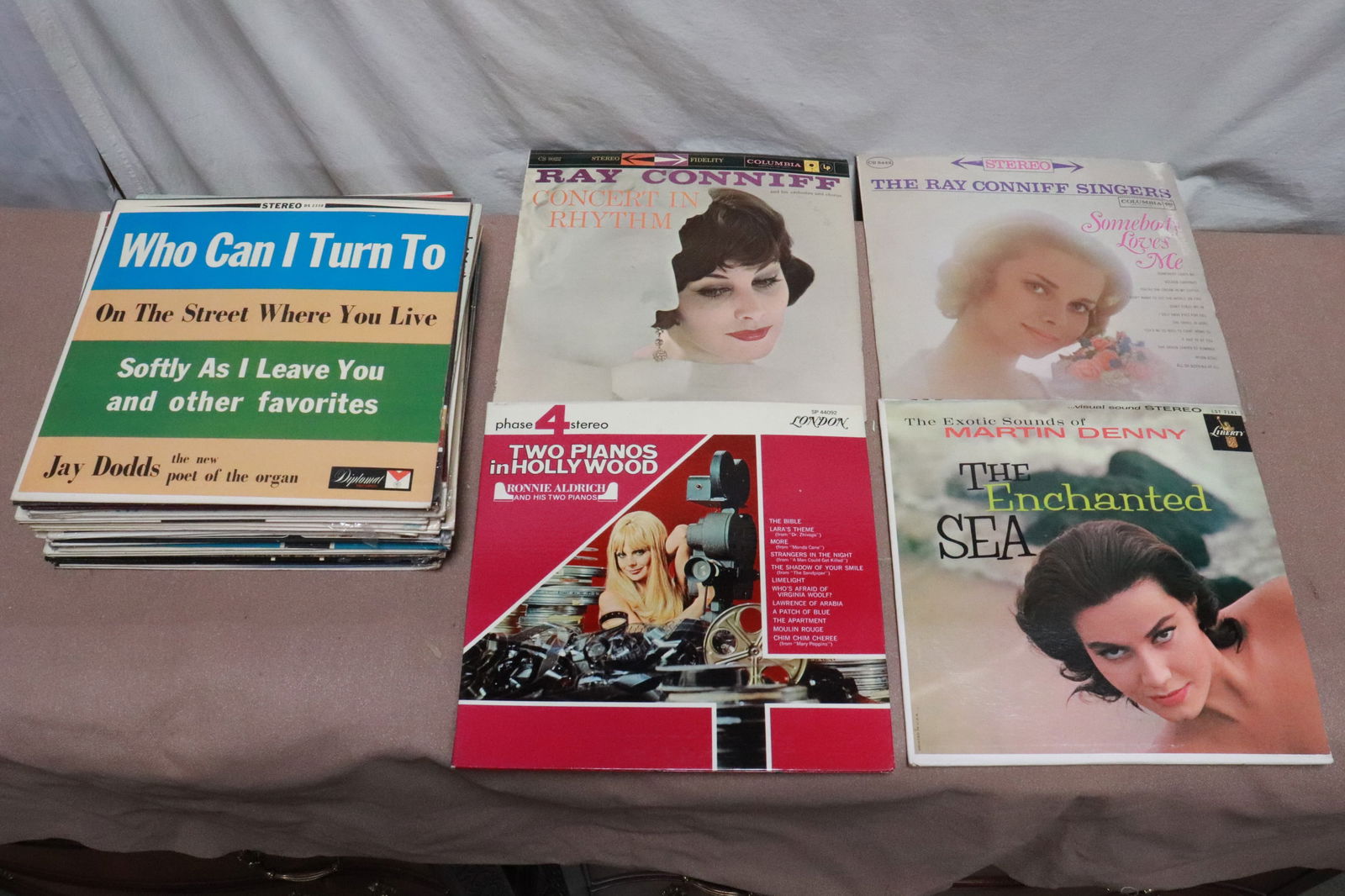 Approx. 25 LP records: Approx. 25 LP records