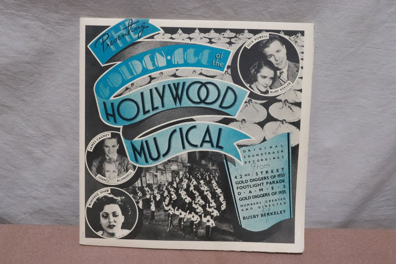 Interesting record w/ 3-dimensional display when open up: Interesting record with 3-dimensional display when open up