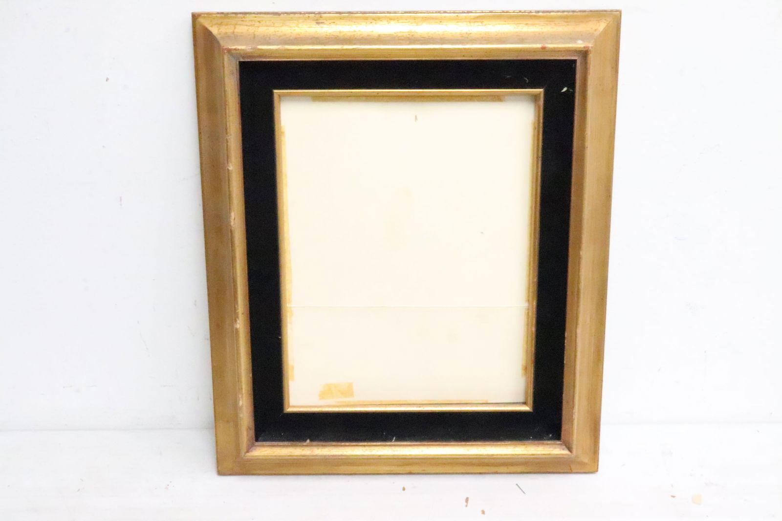 8 vintage picture frames with carved examples - 4