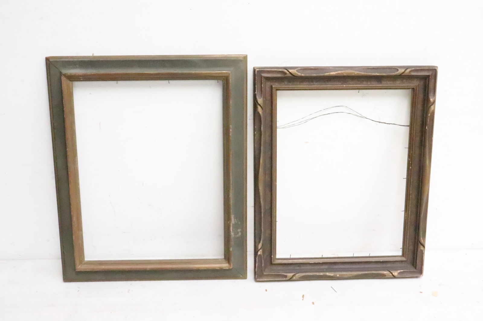8 vintage picture frames with carved examples - 7