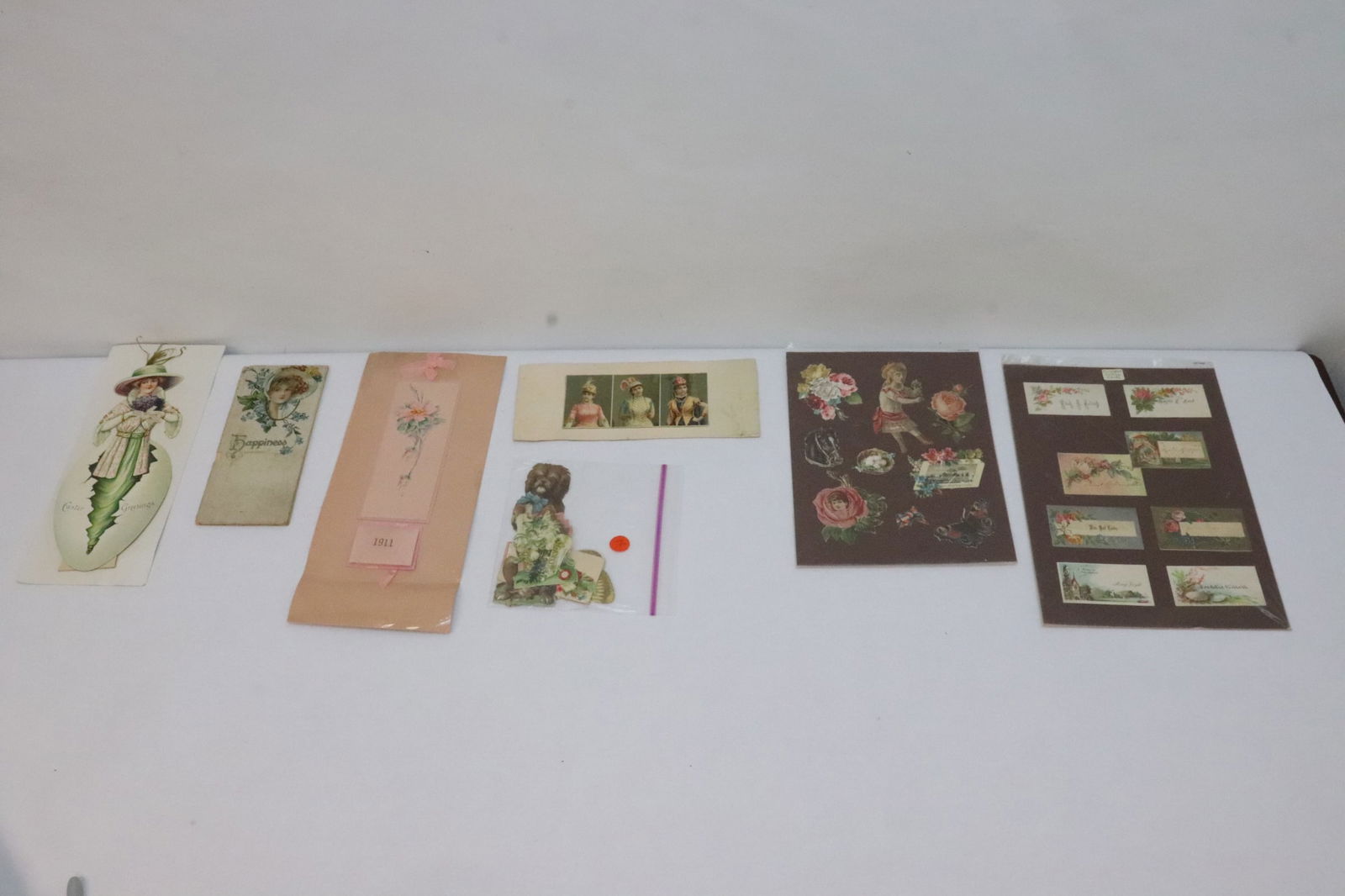 Lot of Victorian cards, booklets, etc.: Lot of Victorian cards, booklets, etc.