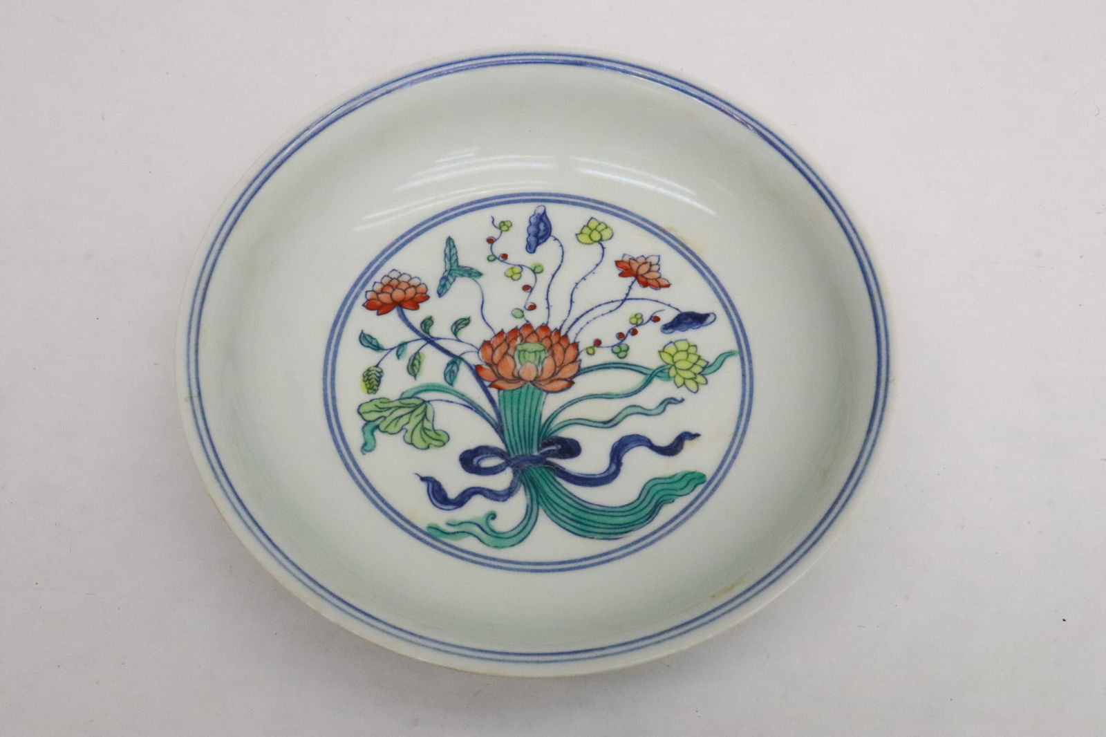 Chinese doucai porcelain plate (1 of 8)